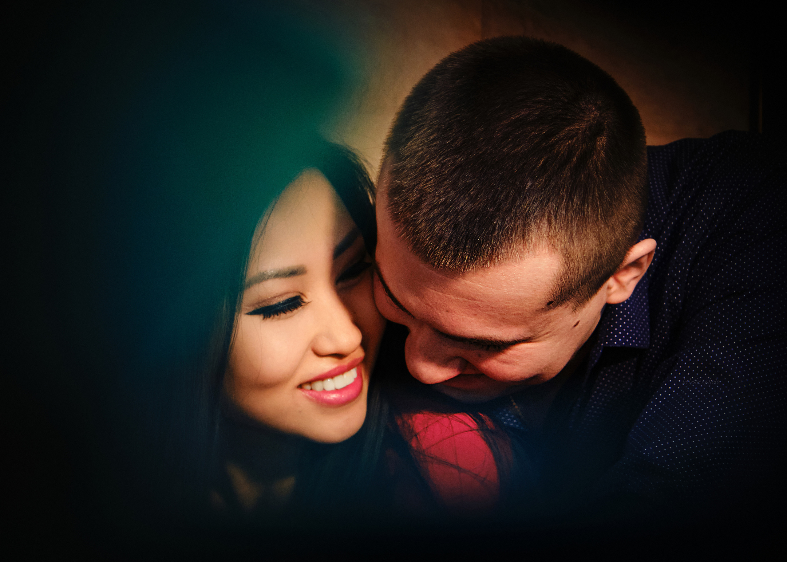 Фотосессия лавстори в Москве. Портретный фотограф на новый год в Москве Виктория Колышева