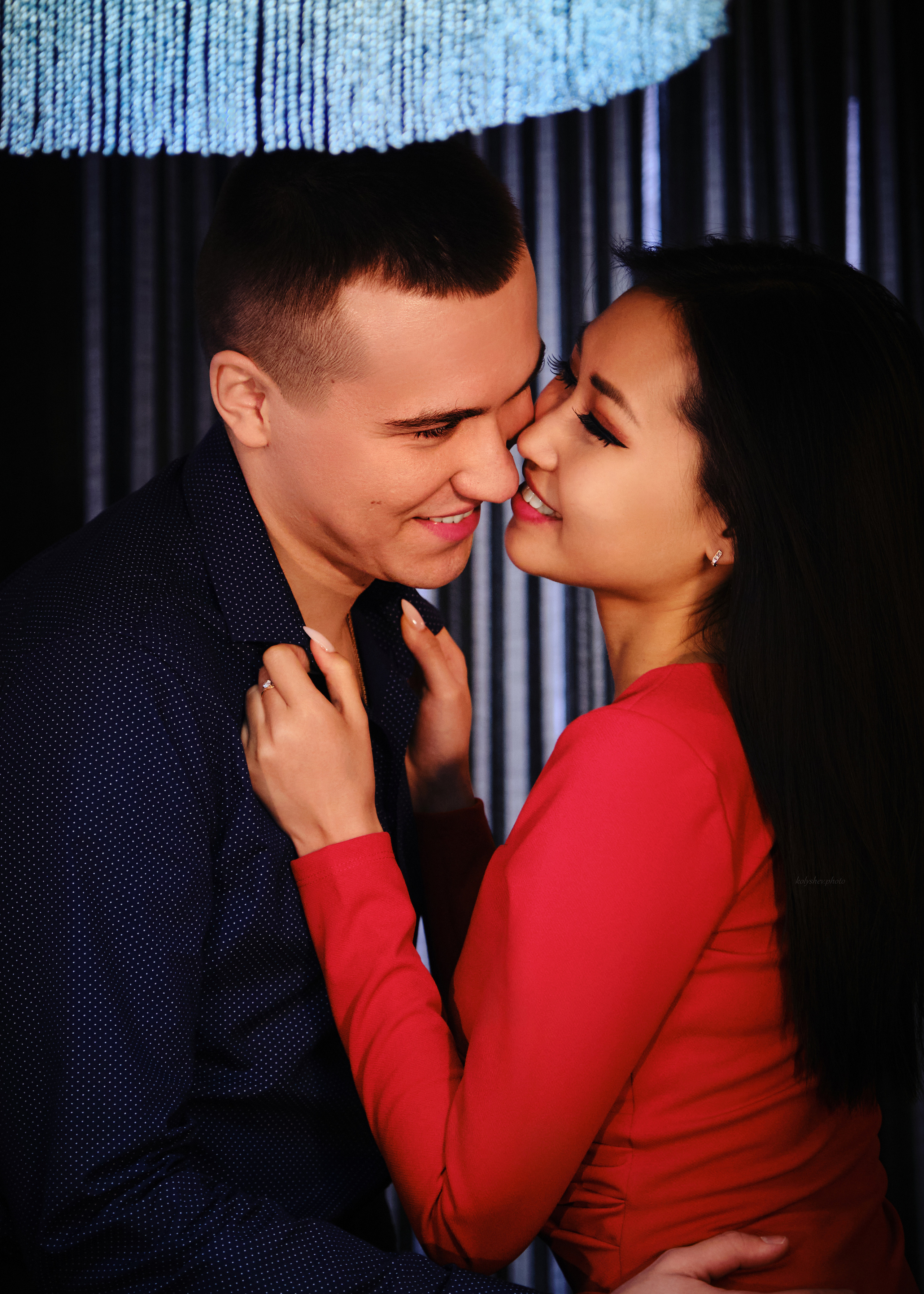 Фотосессия лавстори в Москве. Портретный фотограф на новый год в Москве Виктория Колышева