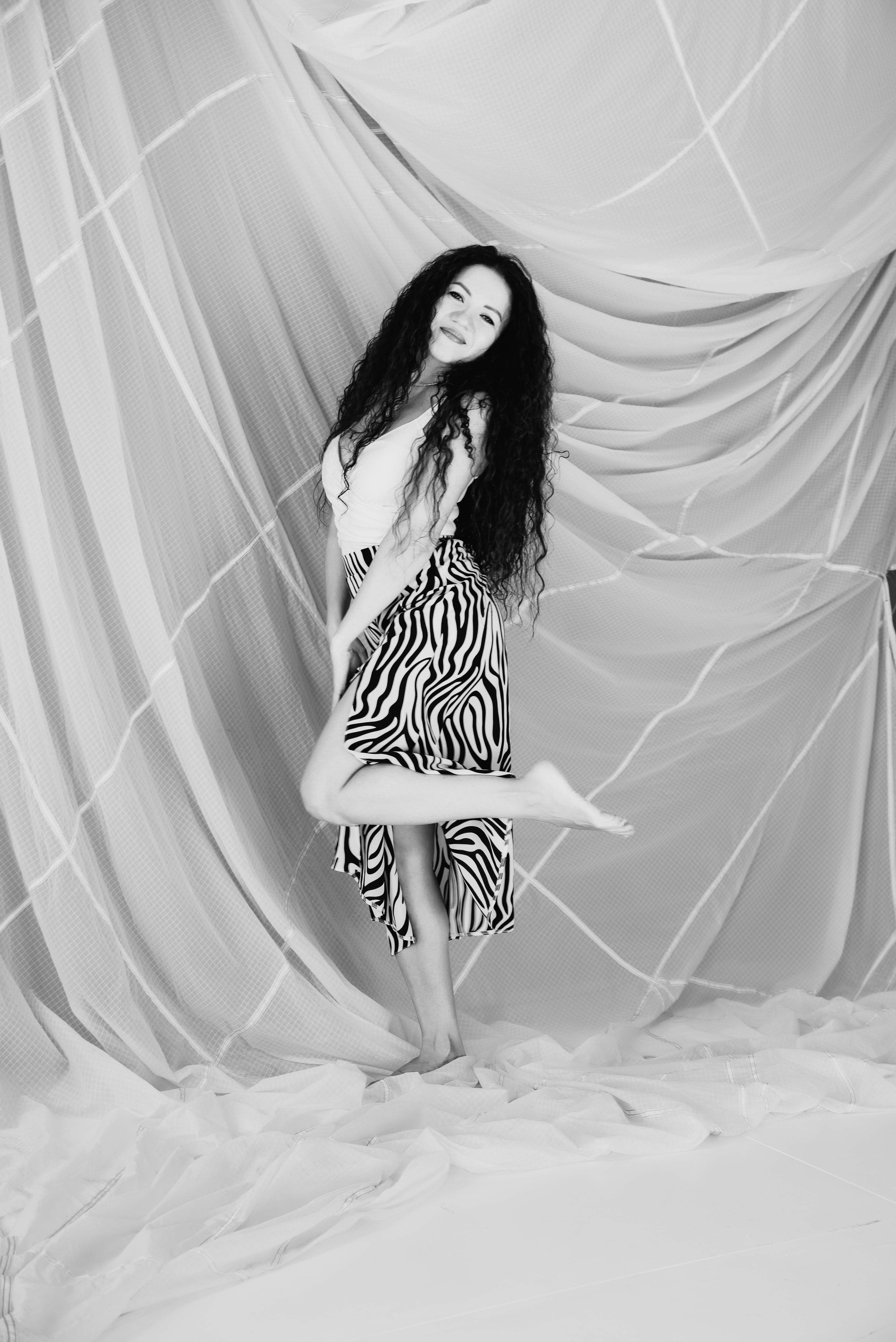 Женские портреты. Айсылу Счастливая — Фотограф | Ретушёр | Нейрокреатор