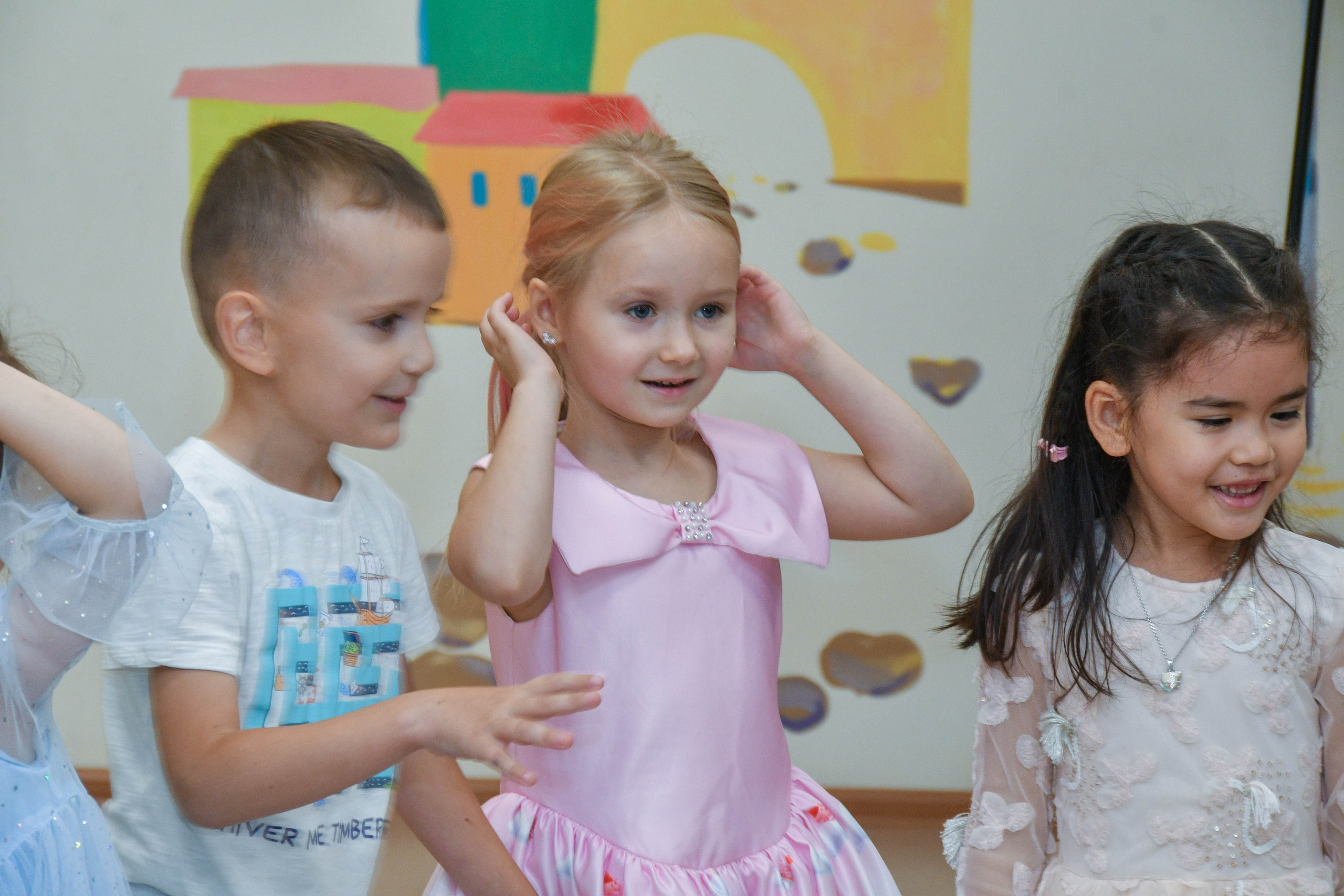 2023 г. День дошкольного работника и прогулка. Репортажный и детский фотограф в Новосибирске