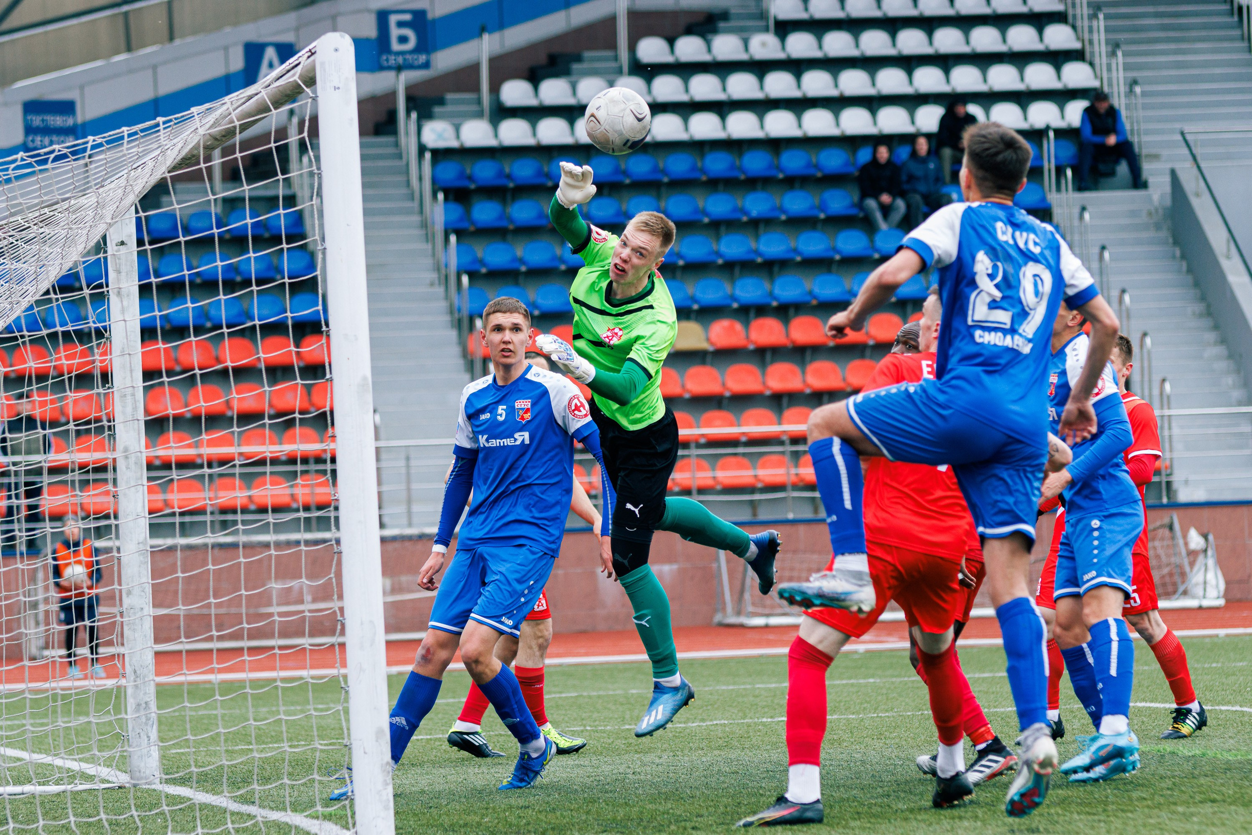 Футбол. Спортивный фотограф Вадим Добедченков