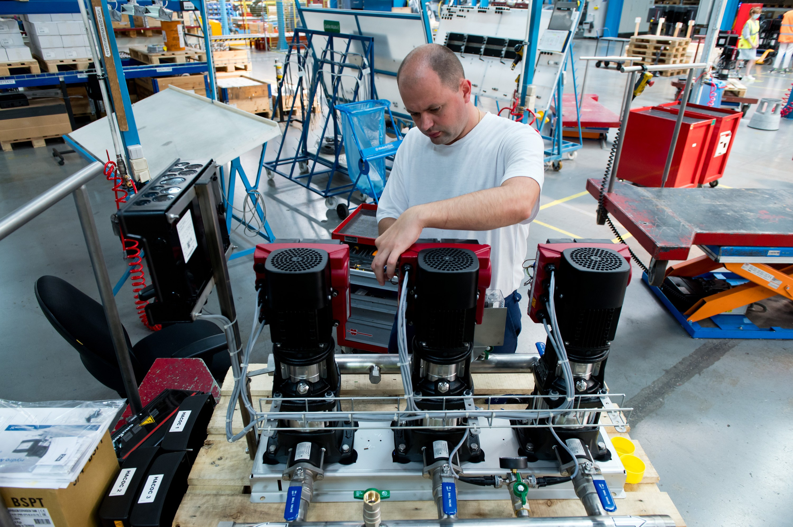 Производство Grundfos. Репортажный фотограф и видеограф Слава Думчев. Тимбилдинги, отчетники, корпоративы