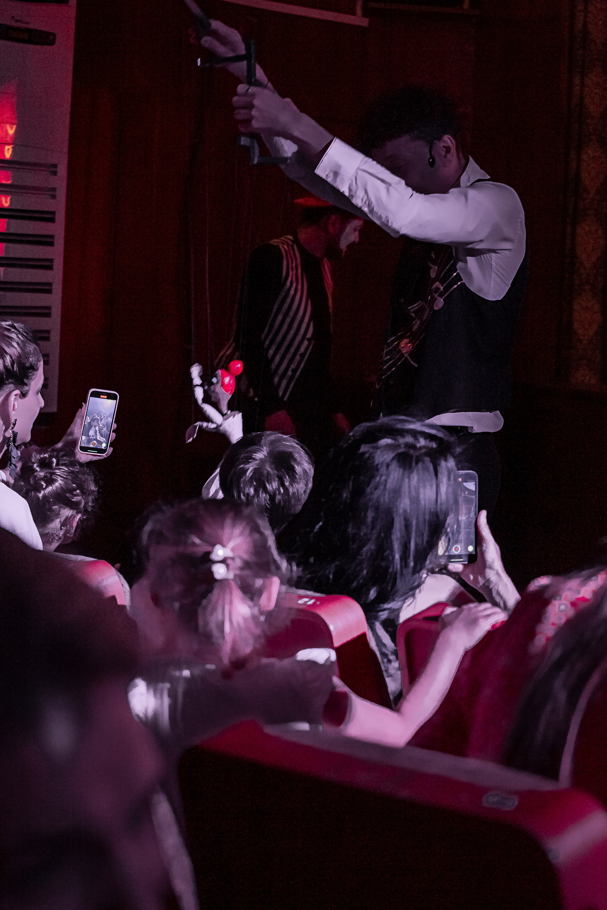 Цирк из Саквояжа спектакль театра САКВОЯЖ. Фотограф в Сочи Юрий Шептаев