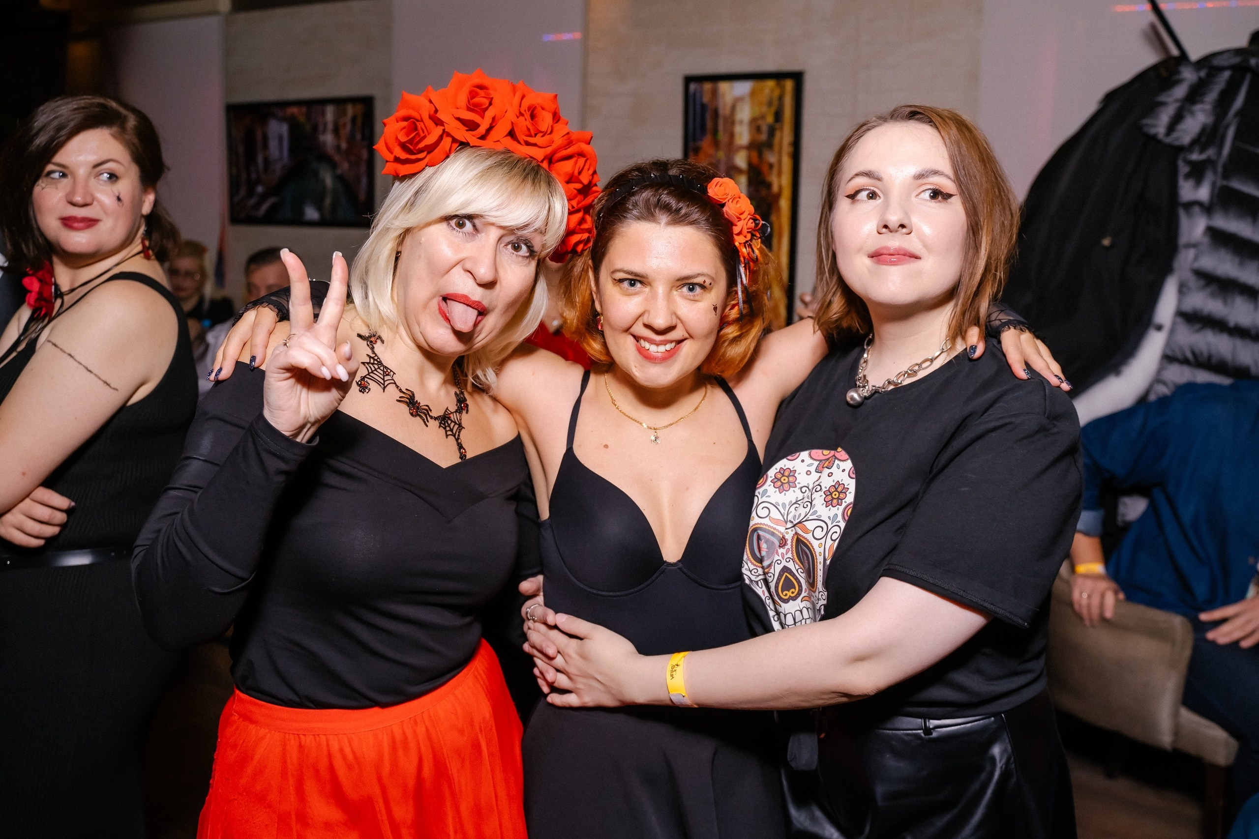 Зловещие попотрясы. Клубная вечеринка | 02.11.24. Галерея Фантим