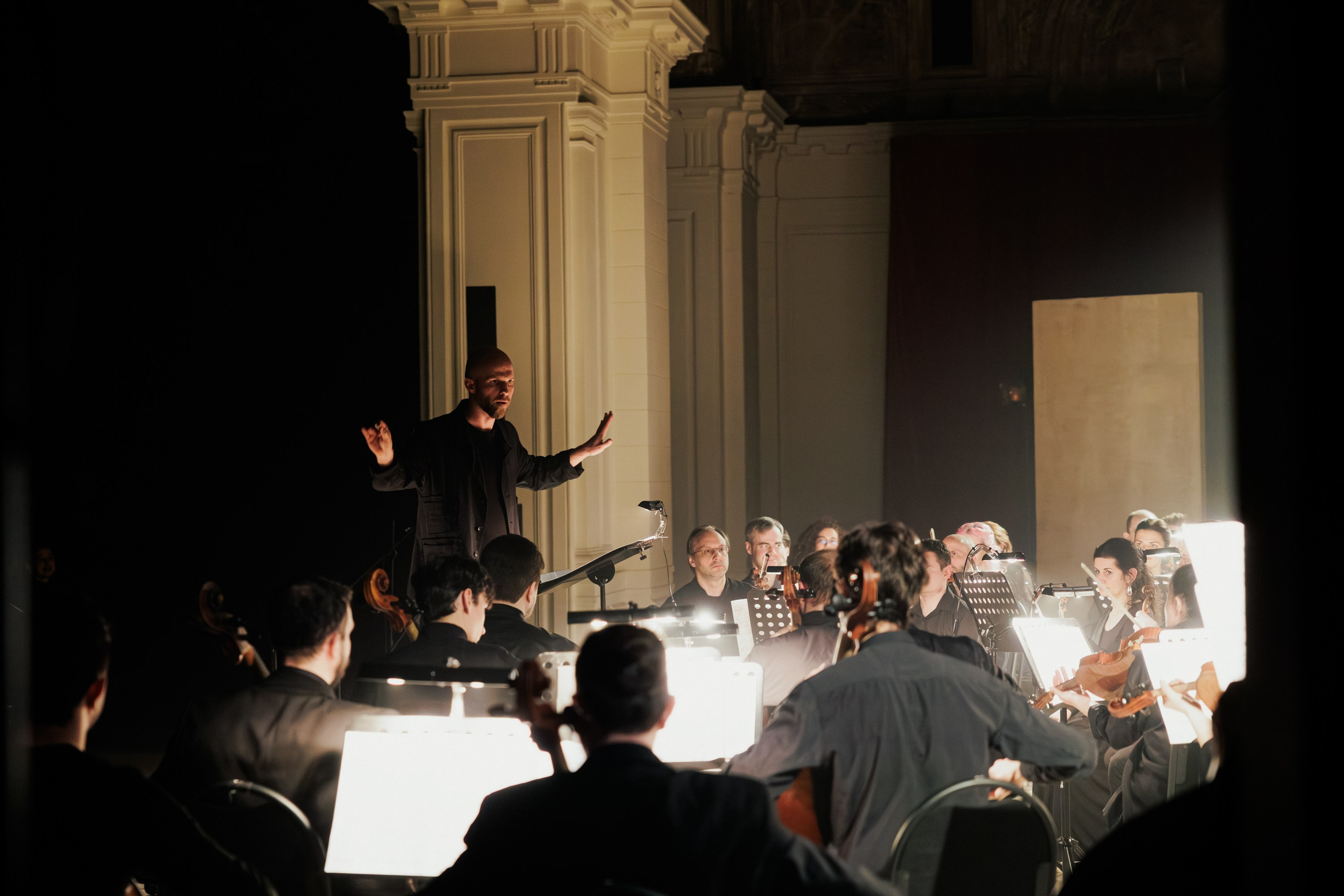 Концерт музыки композитора-резидента Алексея Ретинского «Dom Radio». Репортажный фотограф в Санкт-Петербурге Александр Паклин