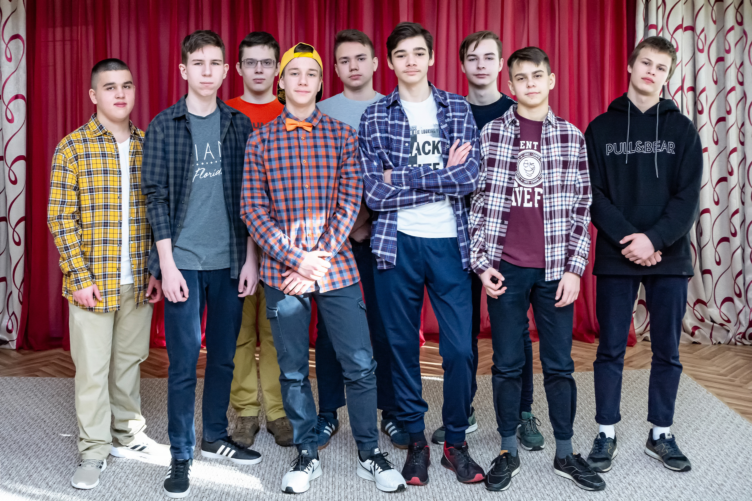 Съемка для выпускных фотобуков: школа № 5  класс 9 А Воскресенск. Свадебный фотограф Олег Шатохин  Москва и Московской область