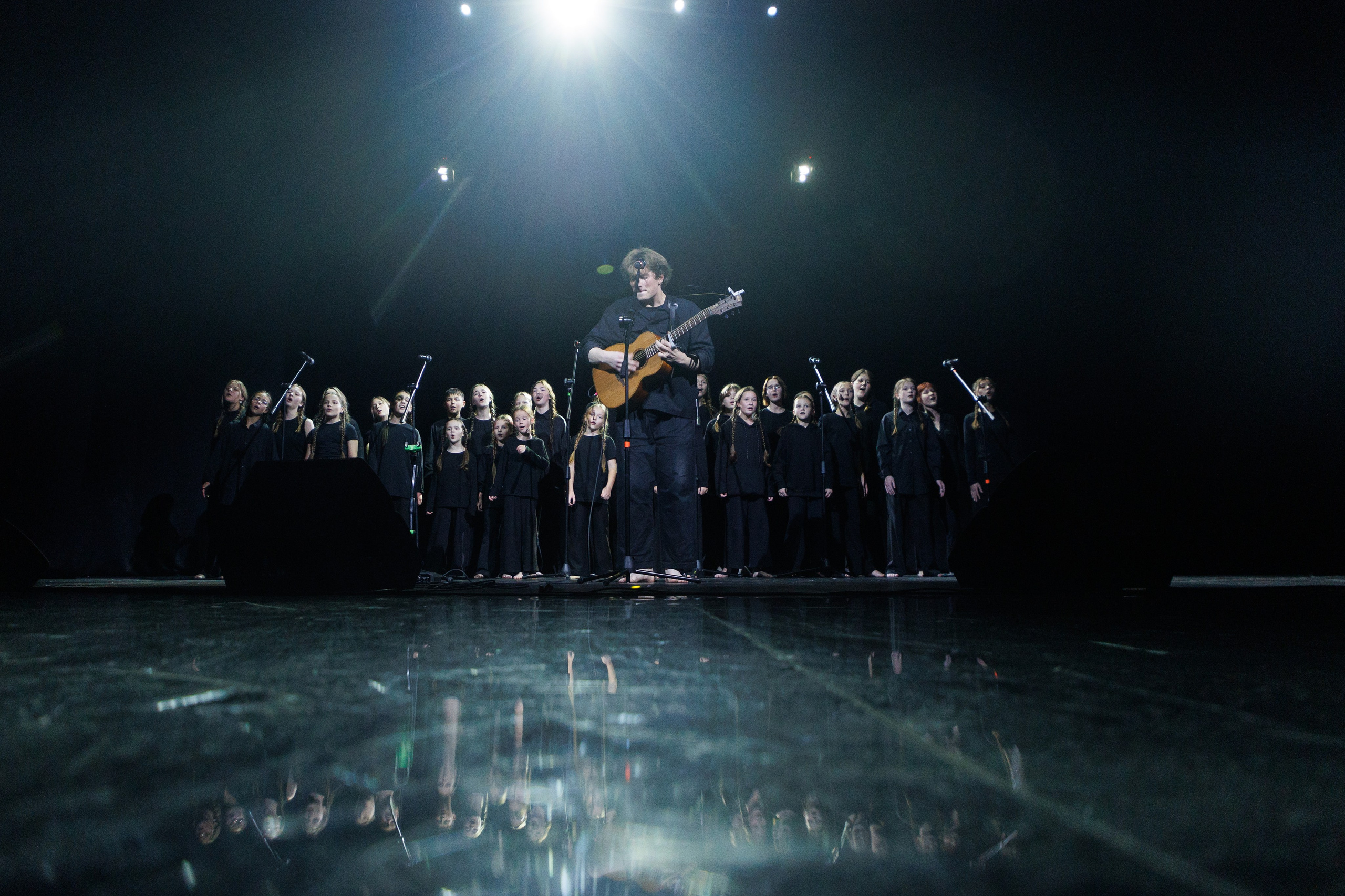 Выксунская премьера «Громко и Честно. Бонд с кнопкой». Фотограф городских и семейных событий Артем Карпухин