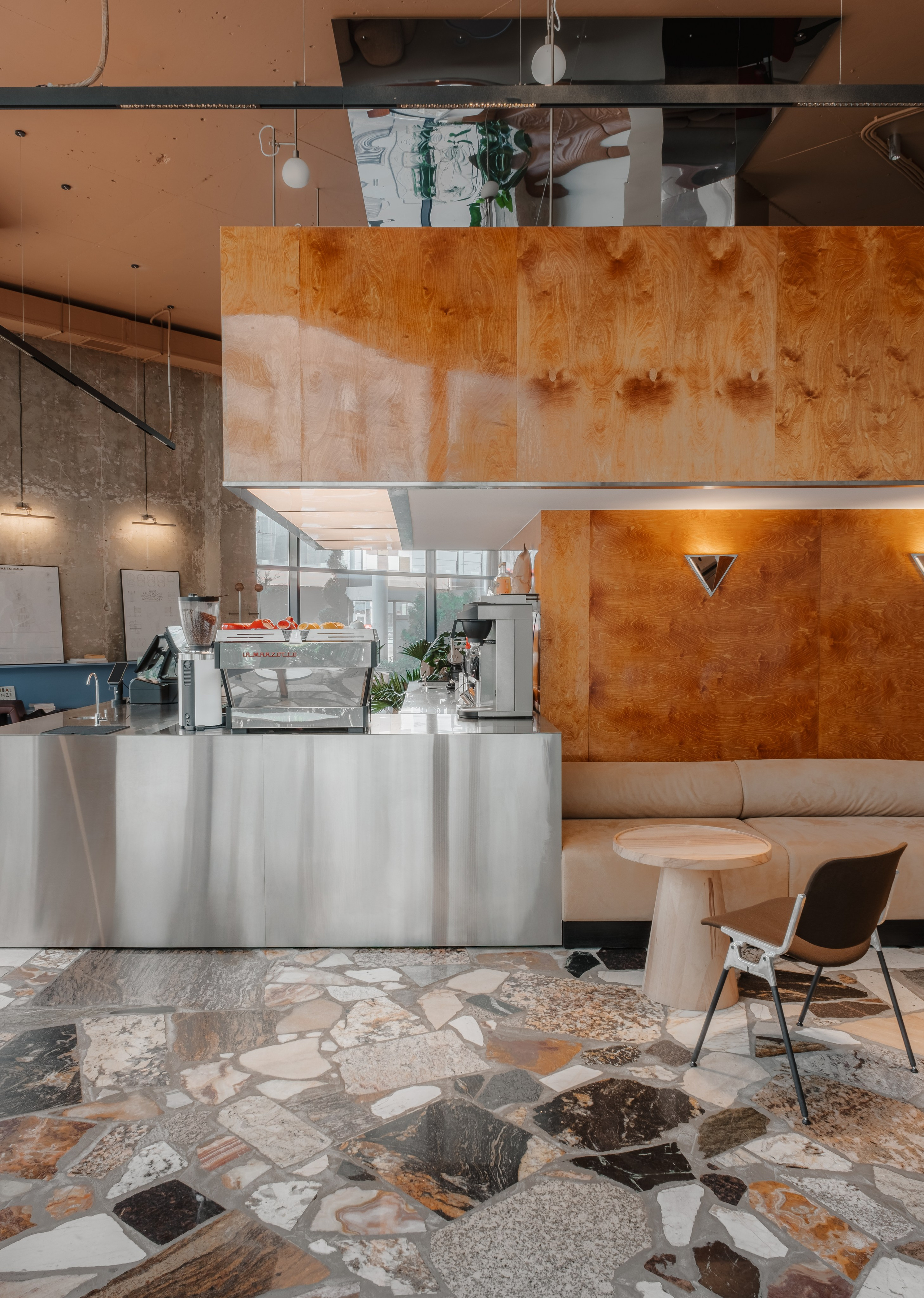 Zatsepi Coffee by Sogret Buro. Ekaterina Symidi. Interior Photographer