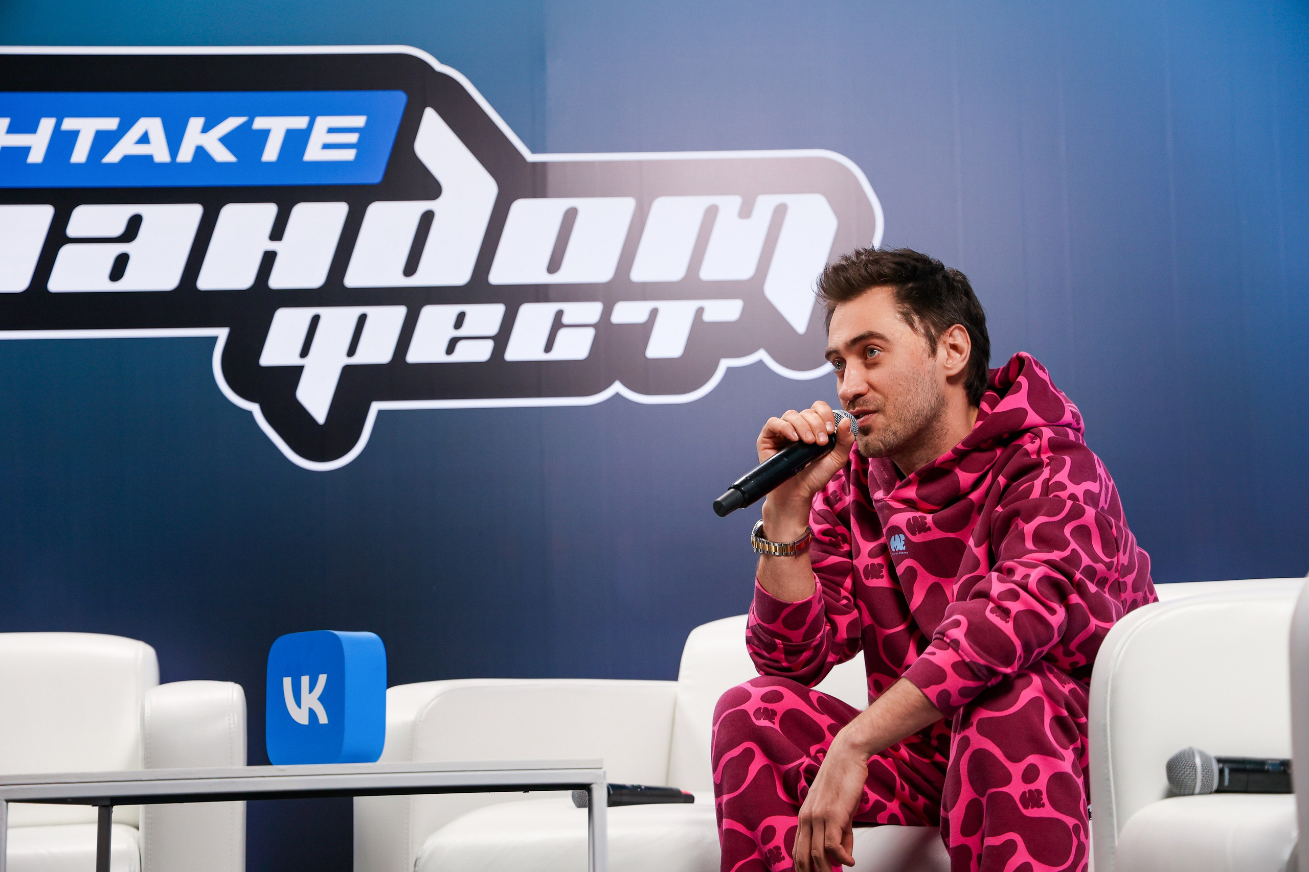 VK Fest. Показ «Стометровка» с Дмитрием Чеботарёвым. Свадебный и Event фотограф в Москве Бажина Ирина