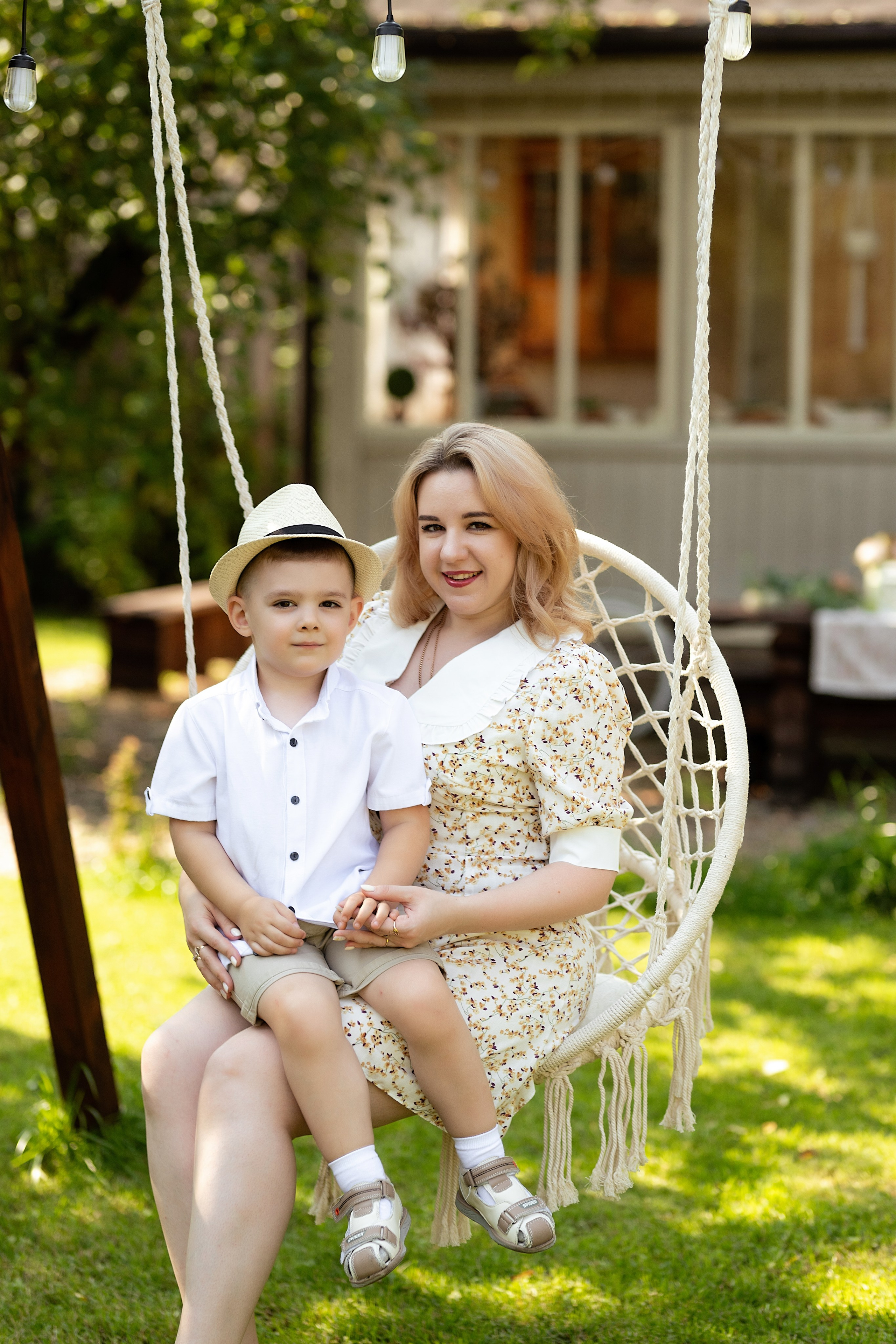 Семейная фотосессия на фотодаче в Купавне. Фотограф в Железнодорожном и Балашихе