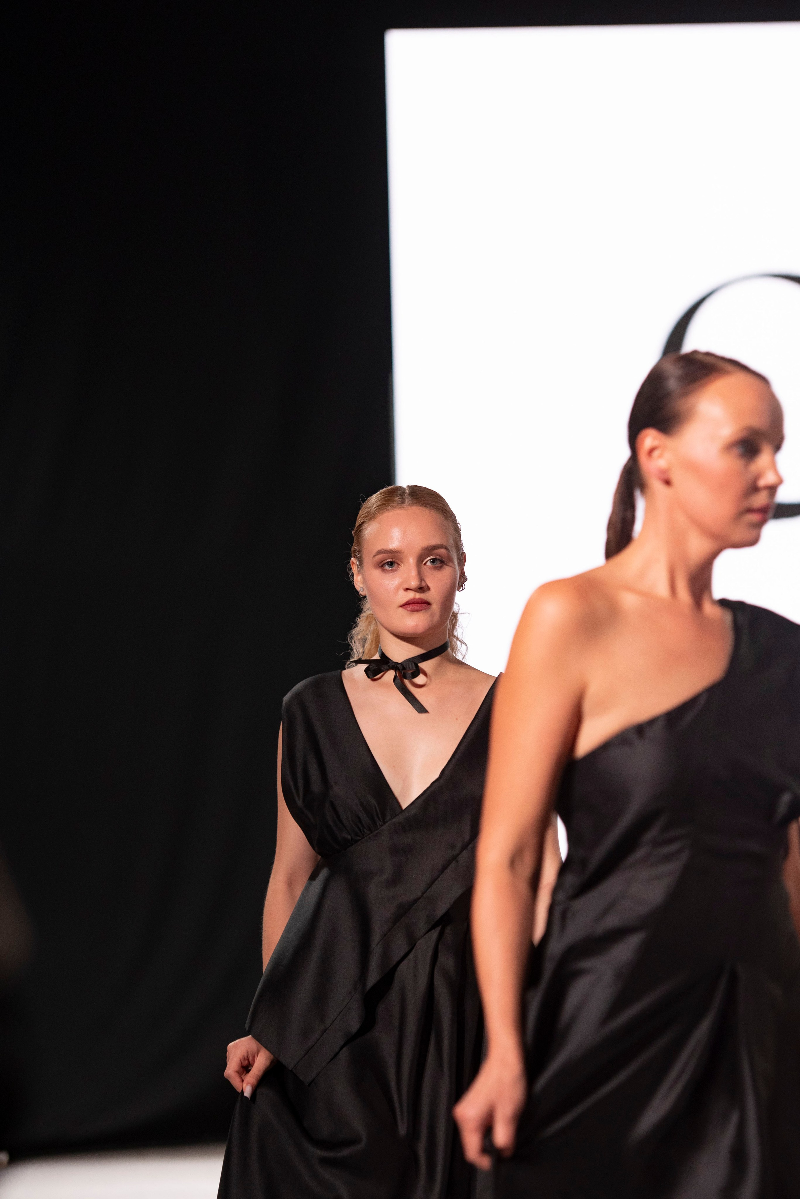 Фотограф на модельный показ. Свадебный, семейный, фэшн фотограф, школьный фотограф в Сочи