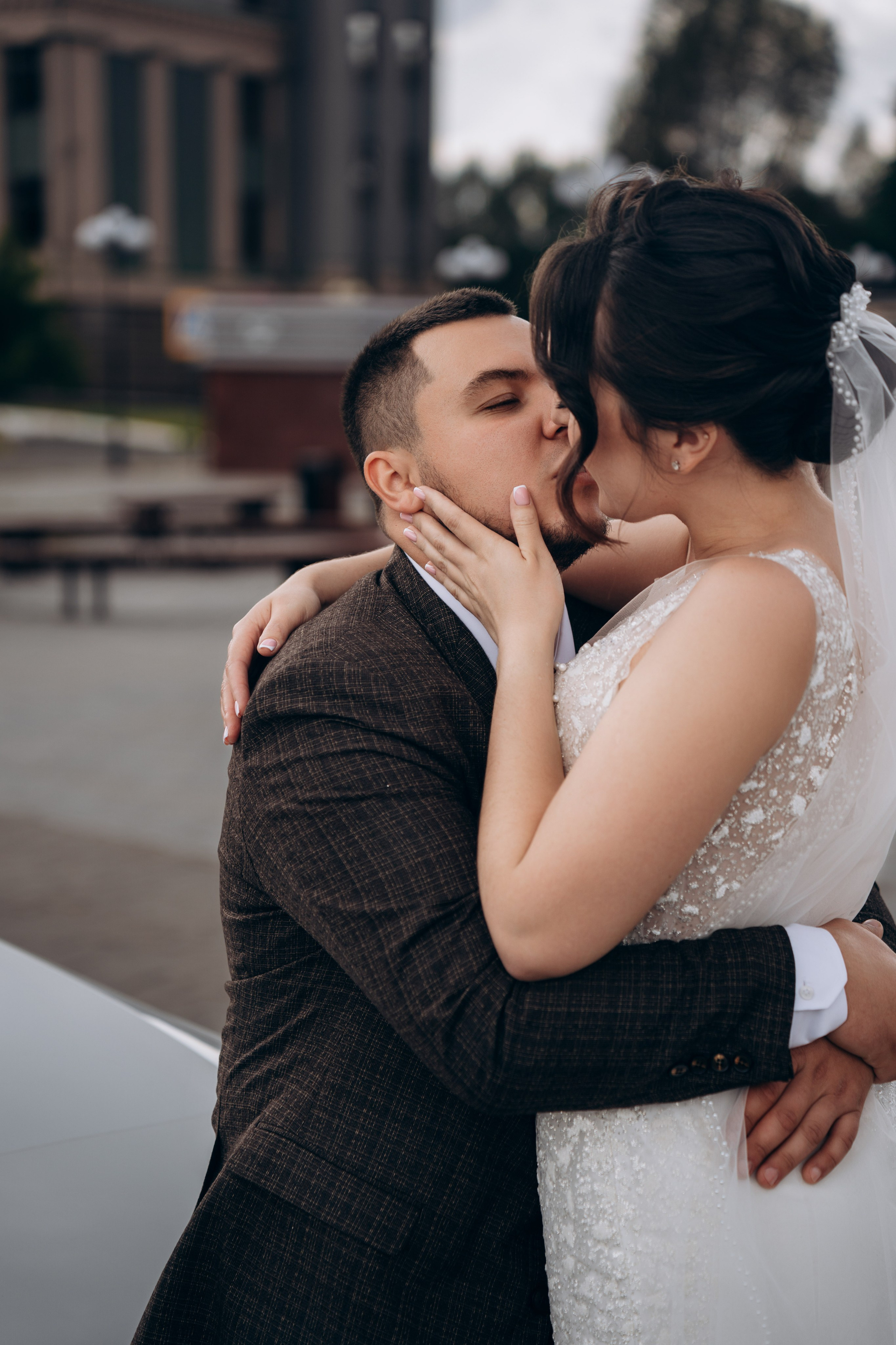 позы у кабриолета идеи, свадебная фотосессия на кабриолете в Казани, свадебный фотограф Казань