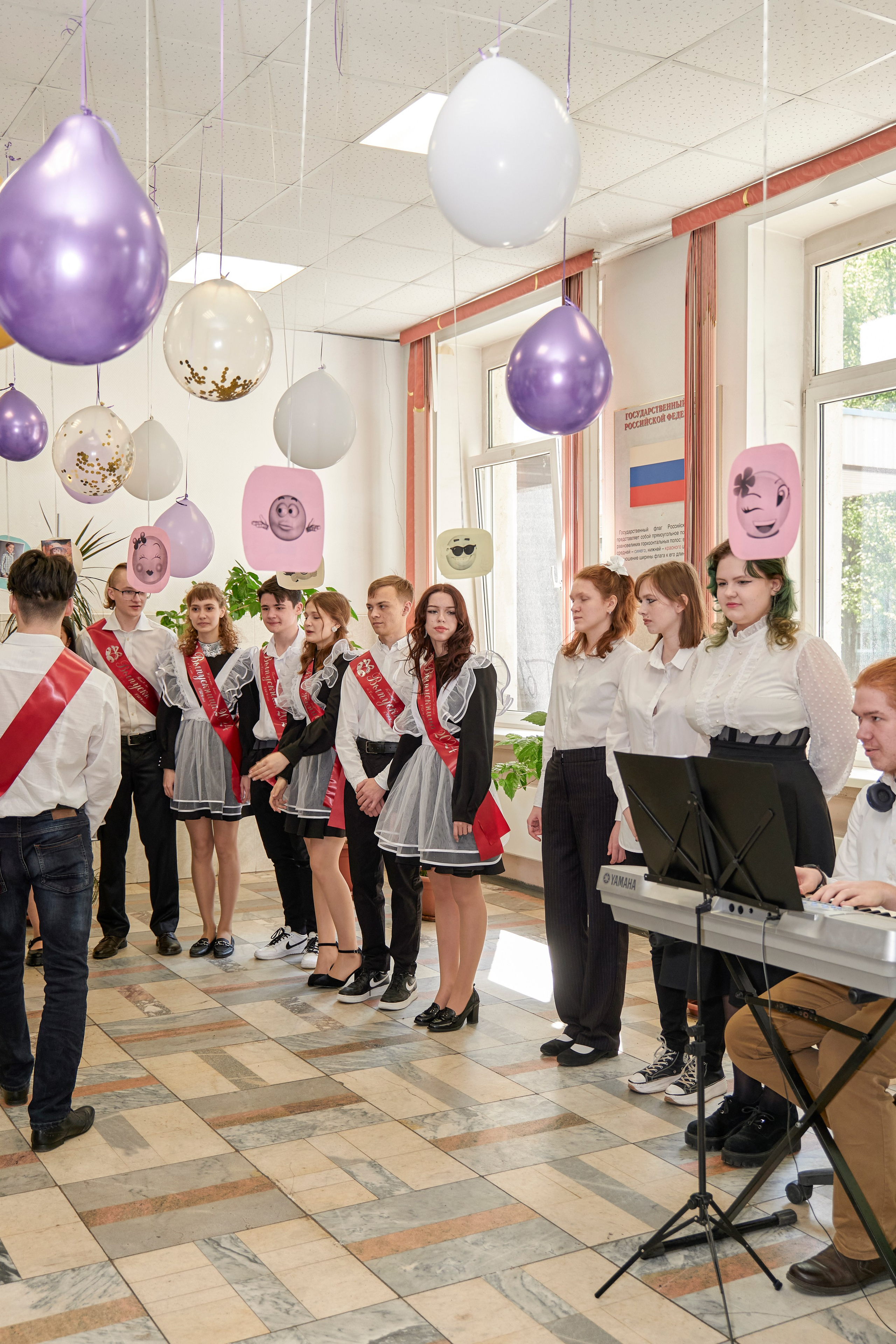 Последний звонок школа 1413. Детский и семейный фотограф г. Москва Оксана Катаджи