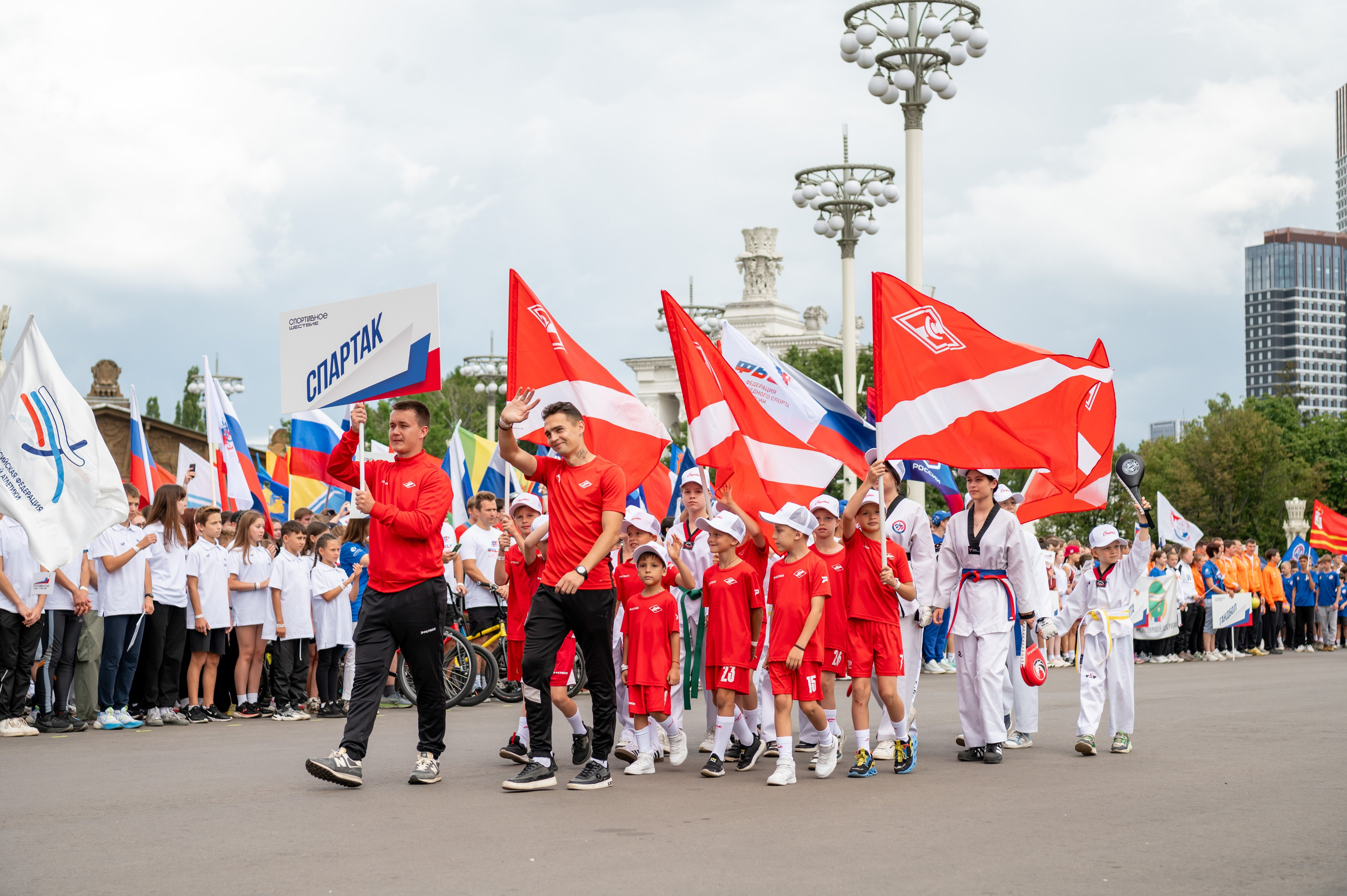 Спортивное шествие посвященное Дню физкультурника!. Детский и семейный фотограф г. Москва Оксана Катаджи