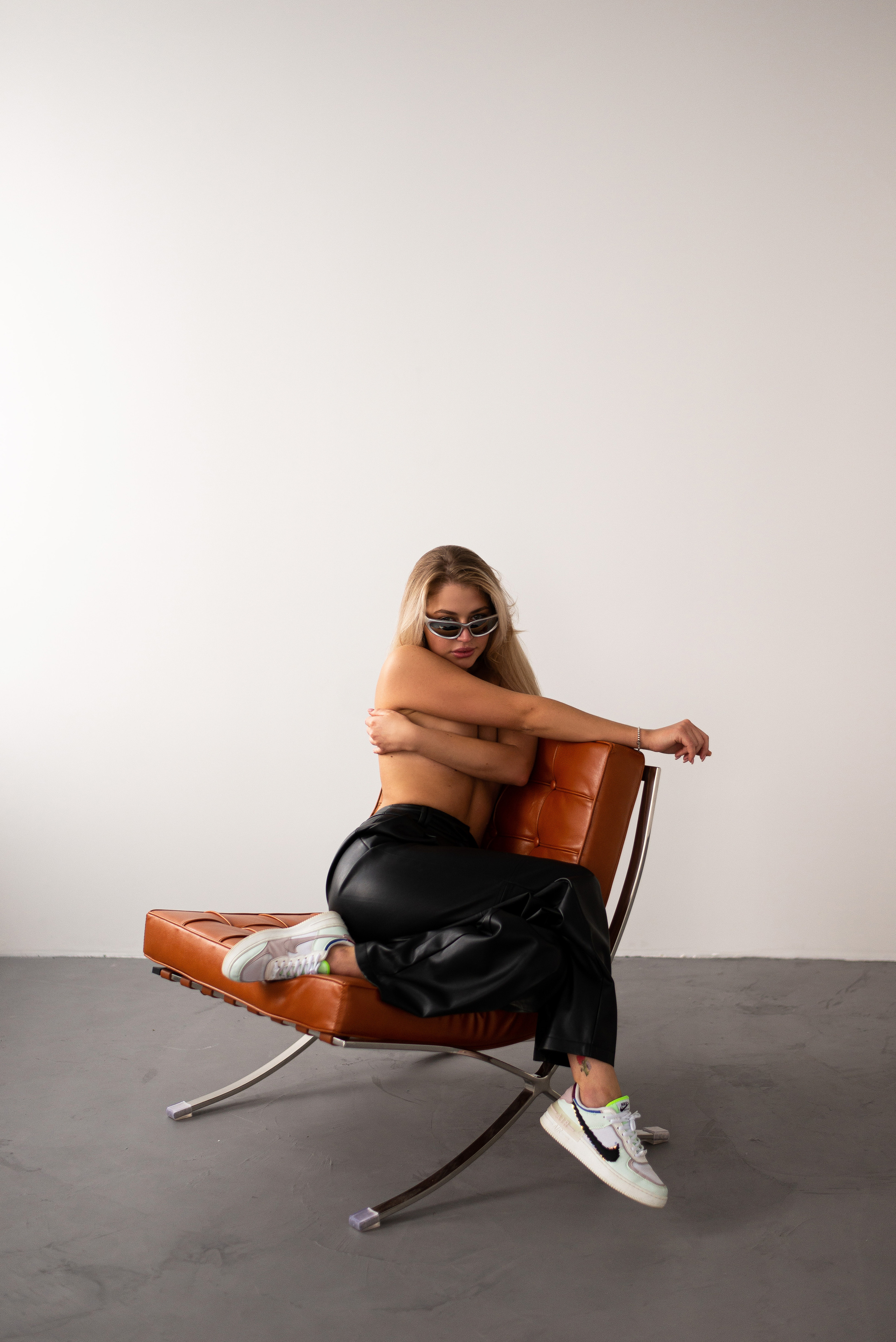 Смотреть серию. ЖЕНСКИЙ ФОТОГРАФ КРИСТИНА ВИГЕЛЬ