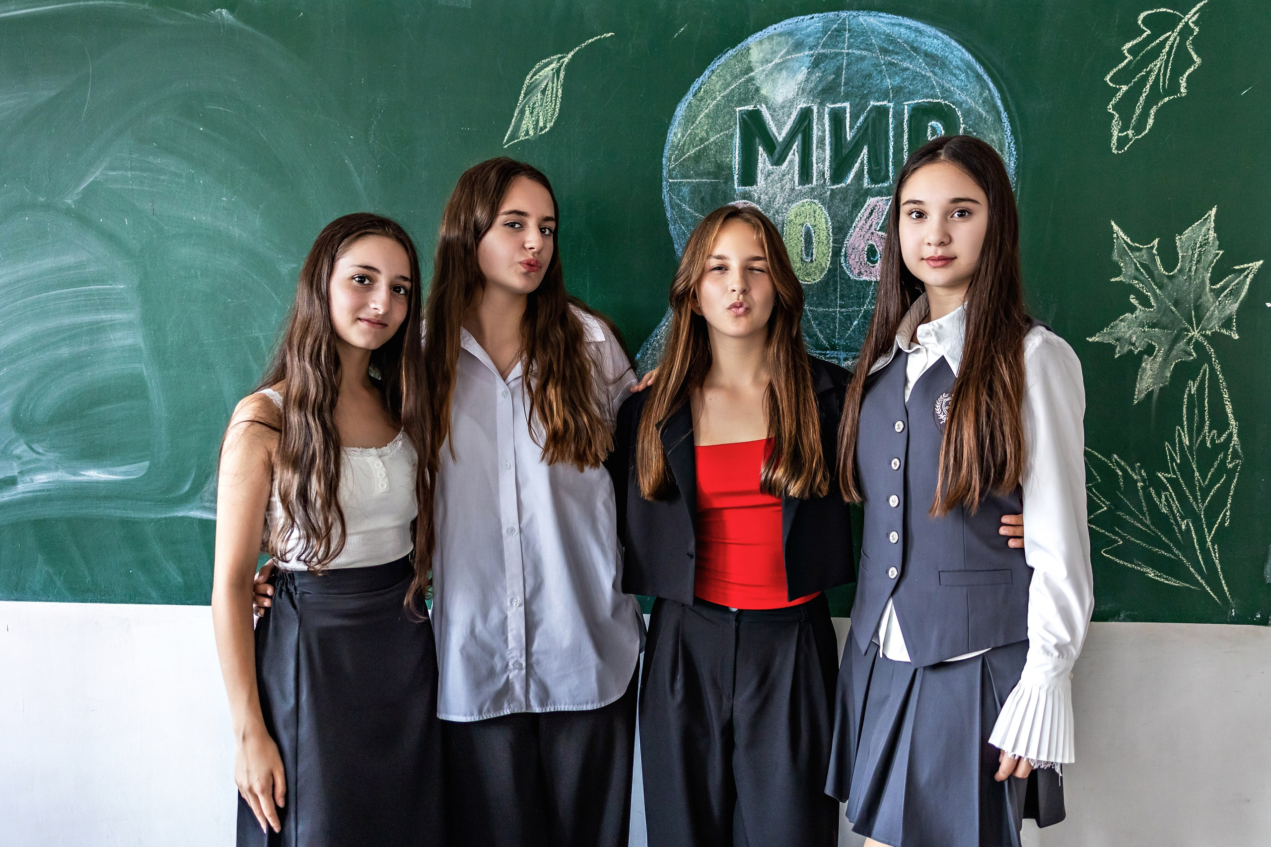 Галерея съемок в школе. Фотограф и видеограф Москва. Свадебный фотограф, видеограф. Выпускные альбомы. Оживающие альбомы