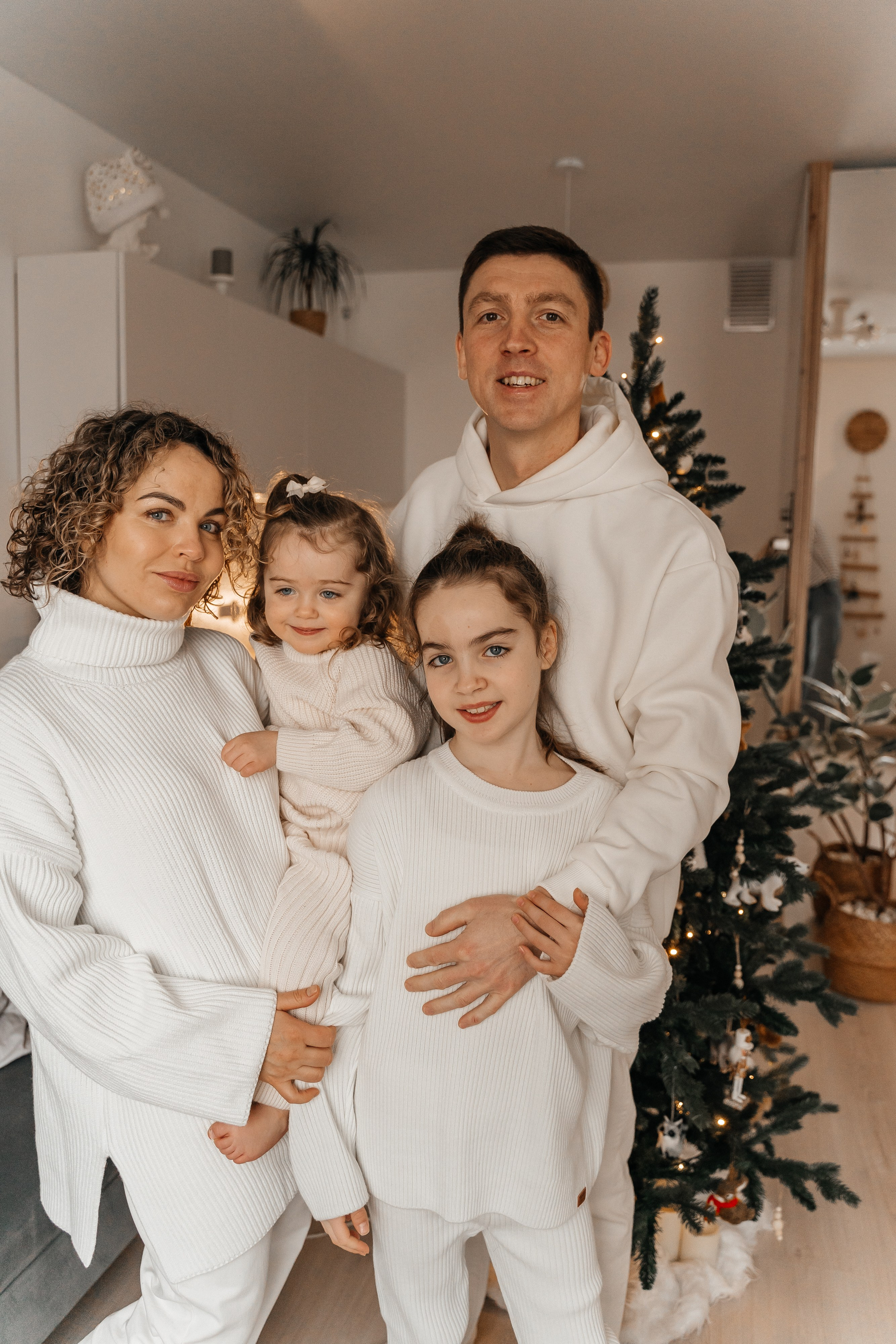 Максим, Катя, Лена и Ева. Волик Мария