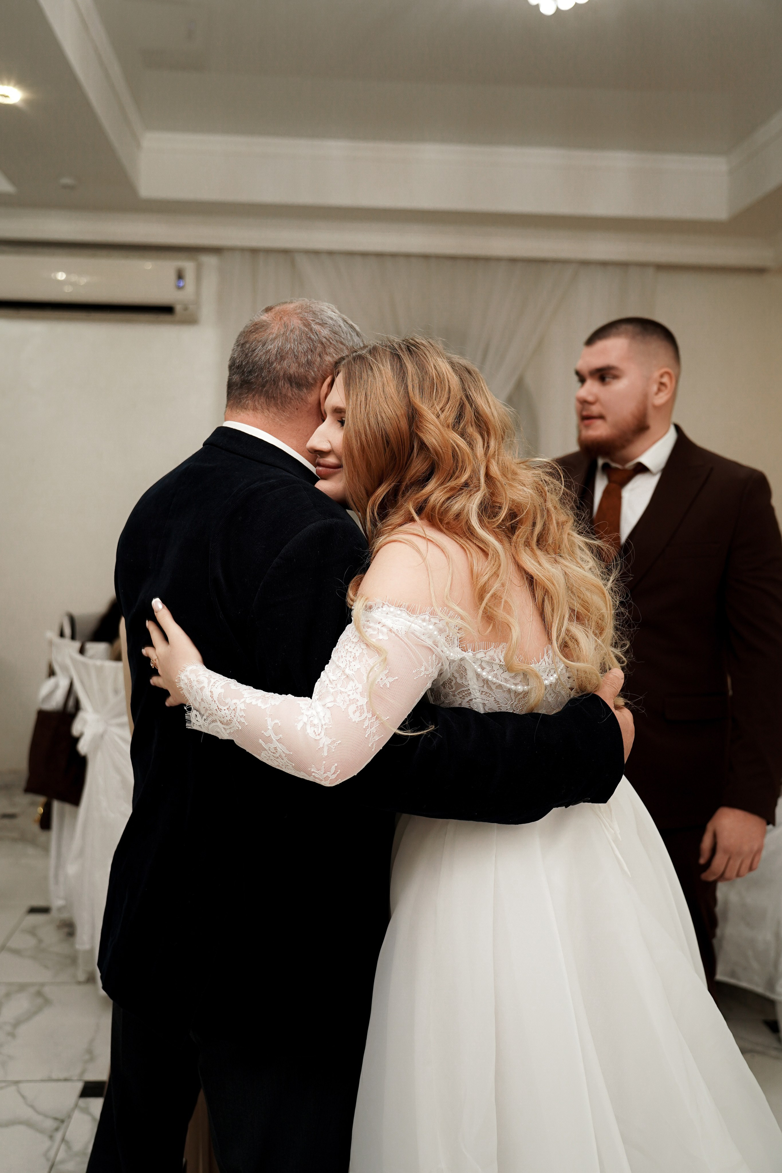 Свадебный банкет в ресторане «Верона». Свадебный фотограф в Ростове-на-Дону. Таинство Крещения и Венчания, семейные фотосессии. Алёна Чёботова