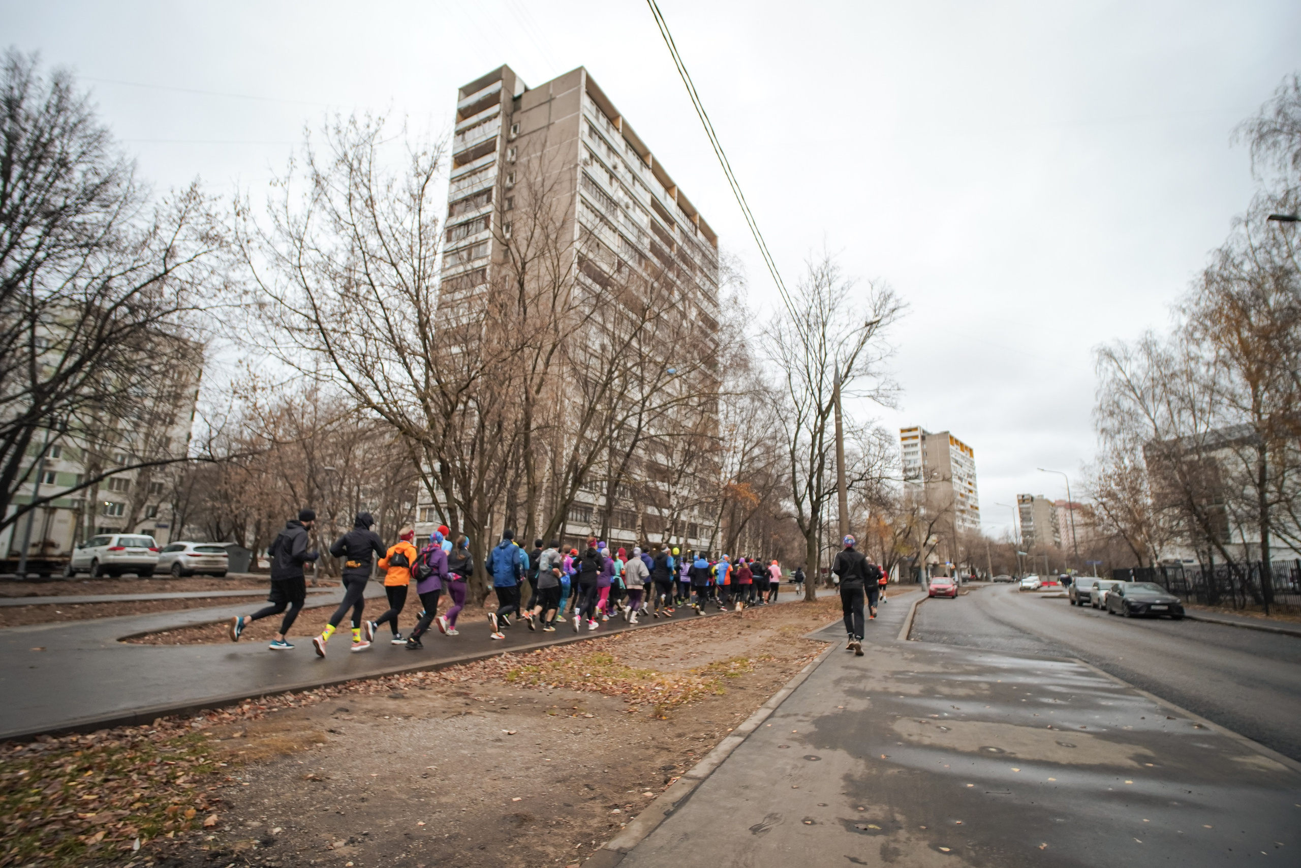 #марафонудома #яuzarun 2024 2-я петля, группа 6:30. Роман Капилюшов. Бег. Фото. Видео. г. Люберцы
