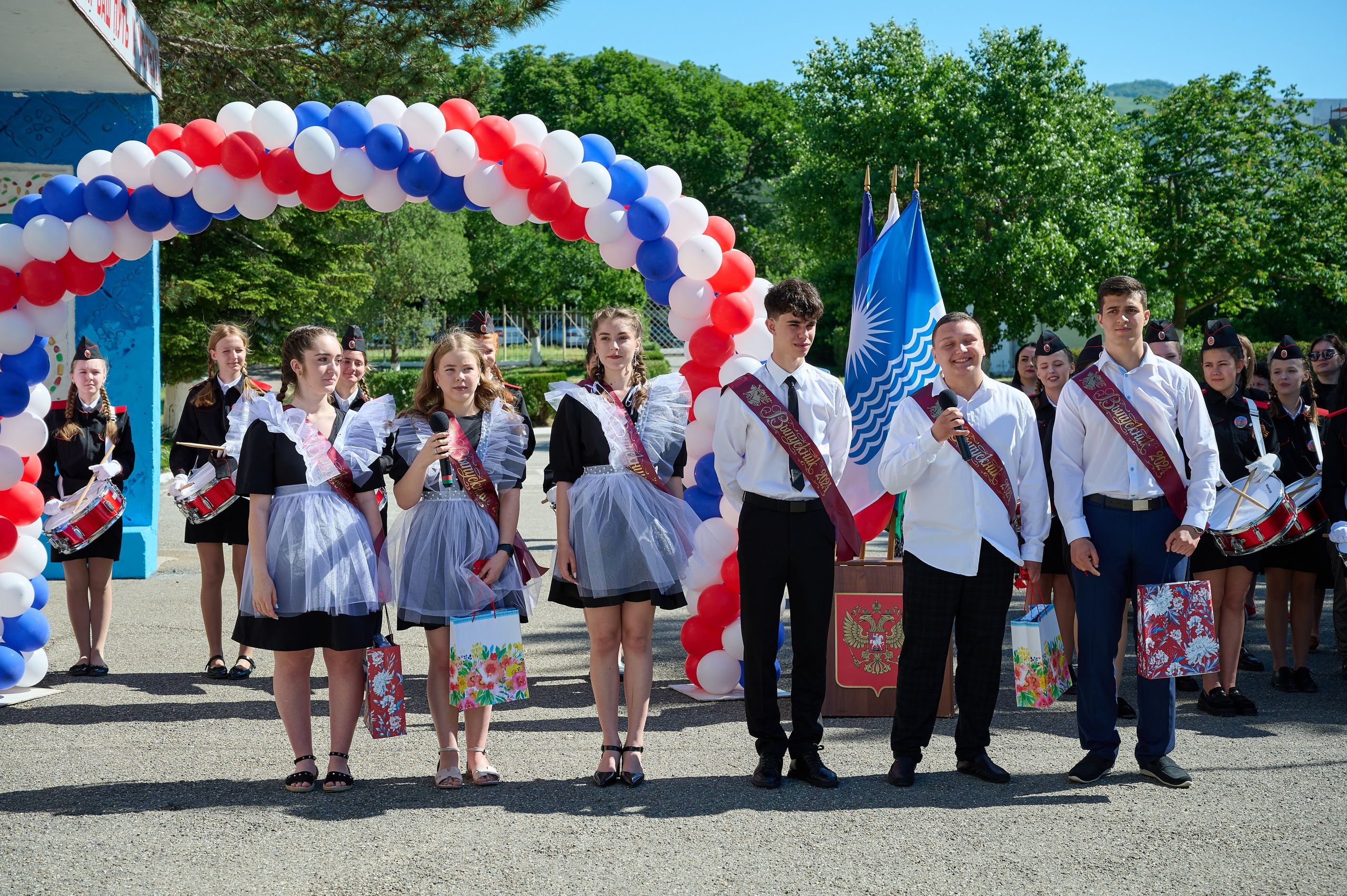 Последний звонок. Жизнь курорта Кабардинка в фотографиях