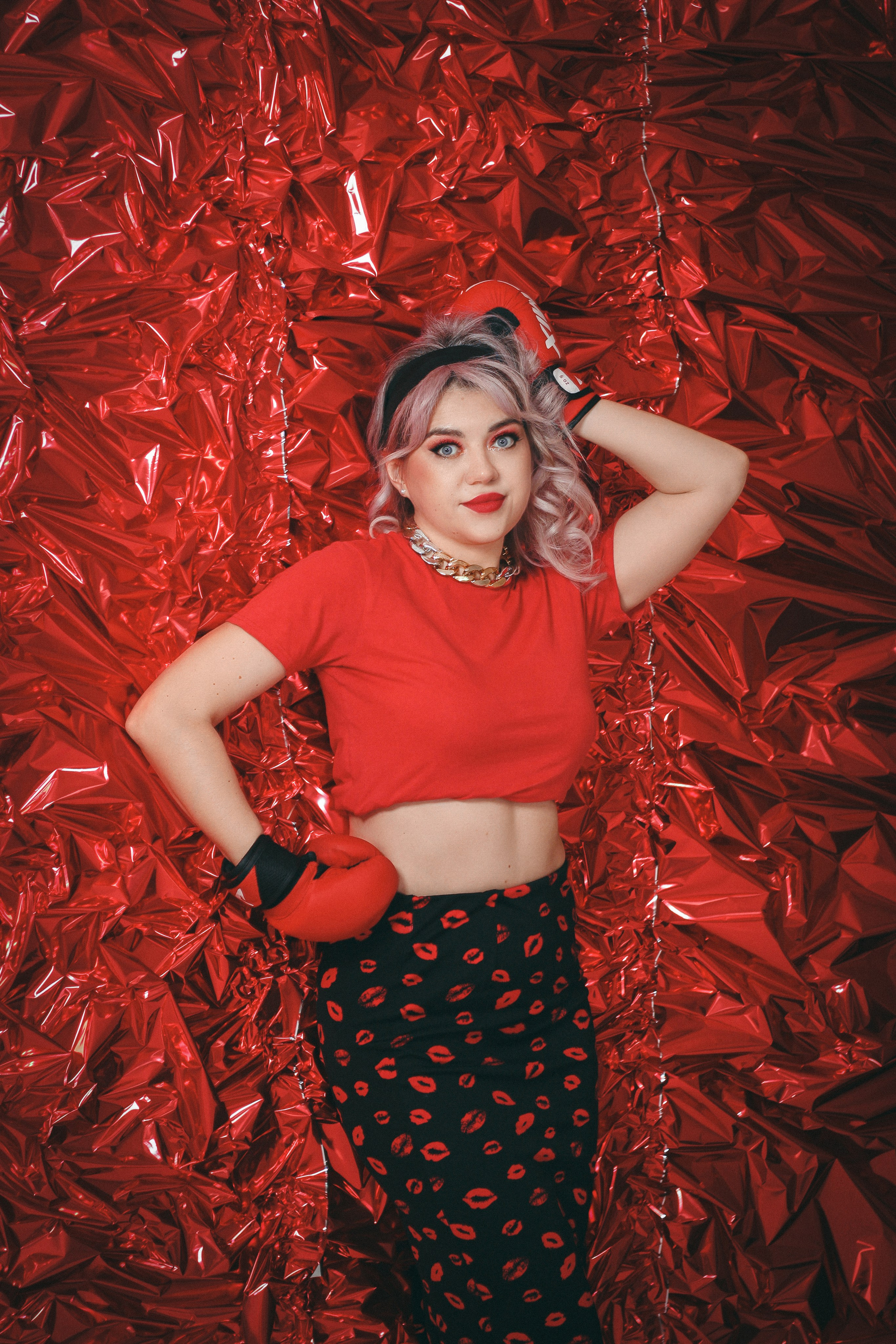 Девушка в красном. Фотограф Красноярск