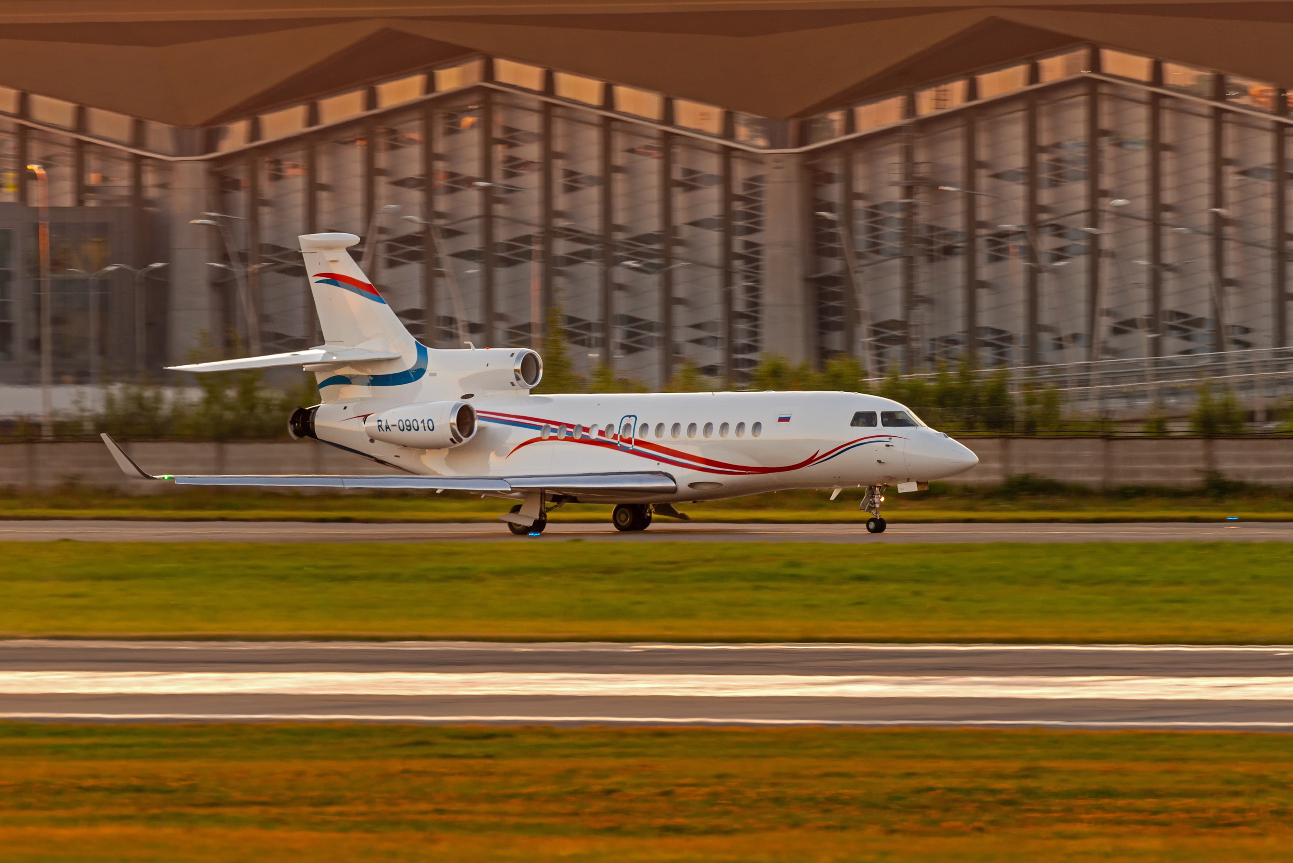Авиация: самолеты, вертолеты, небесные зарисовки. От прошлого к будущему авиации через фотографию
