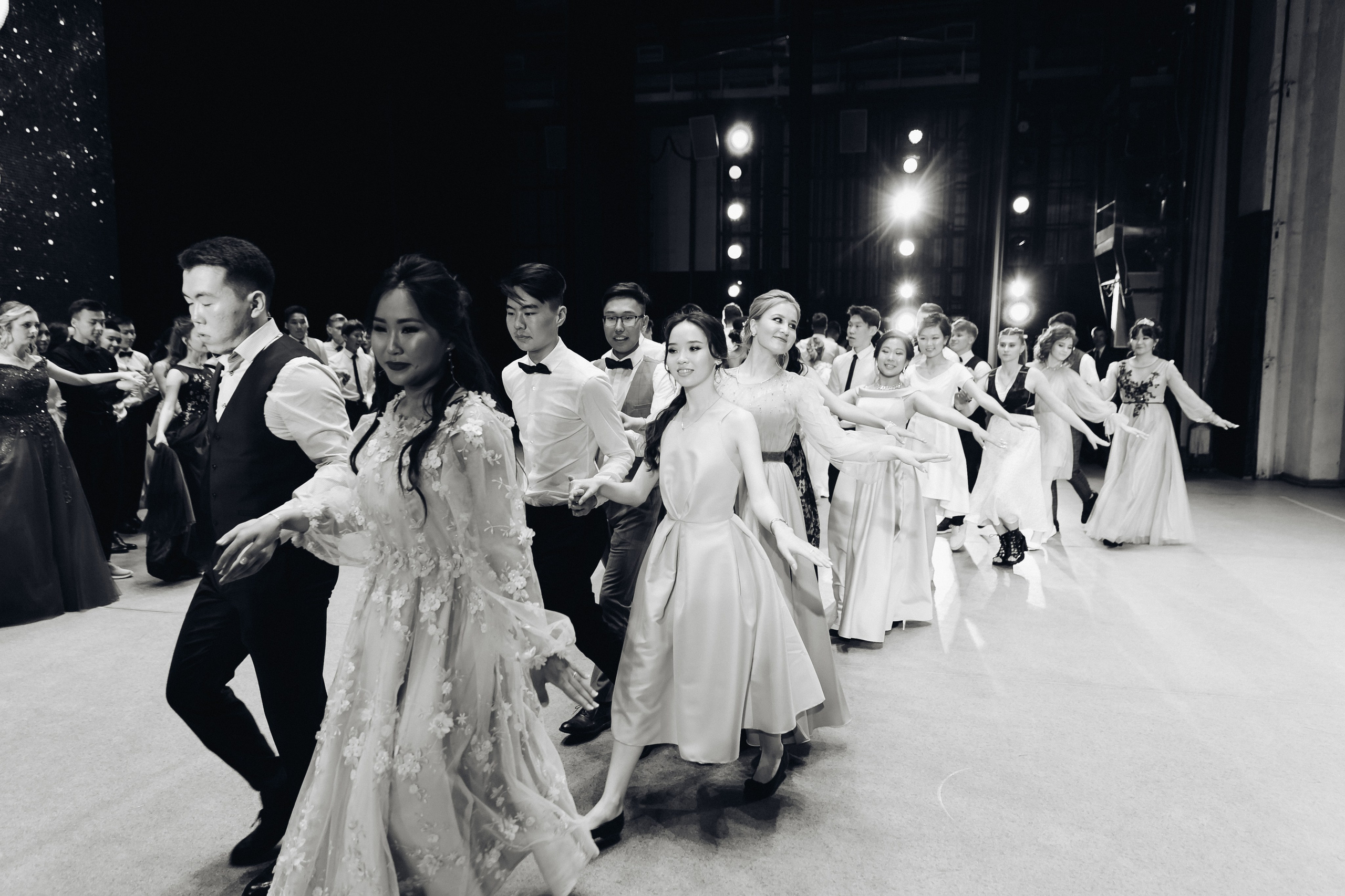 Вручение аттестатов 14 Гимназия. Свадебный и семейный фотограф в Улан-Удэ