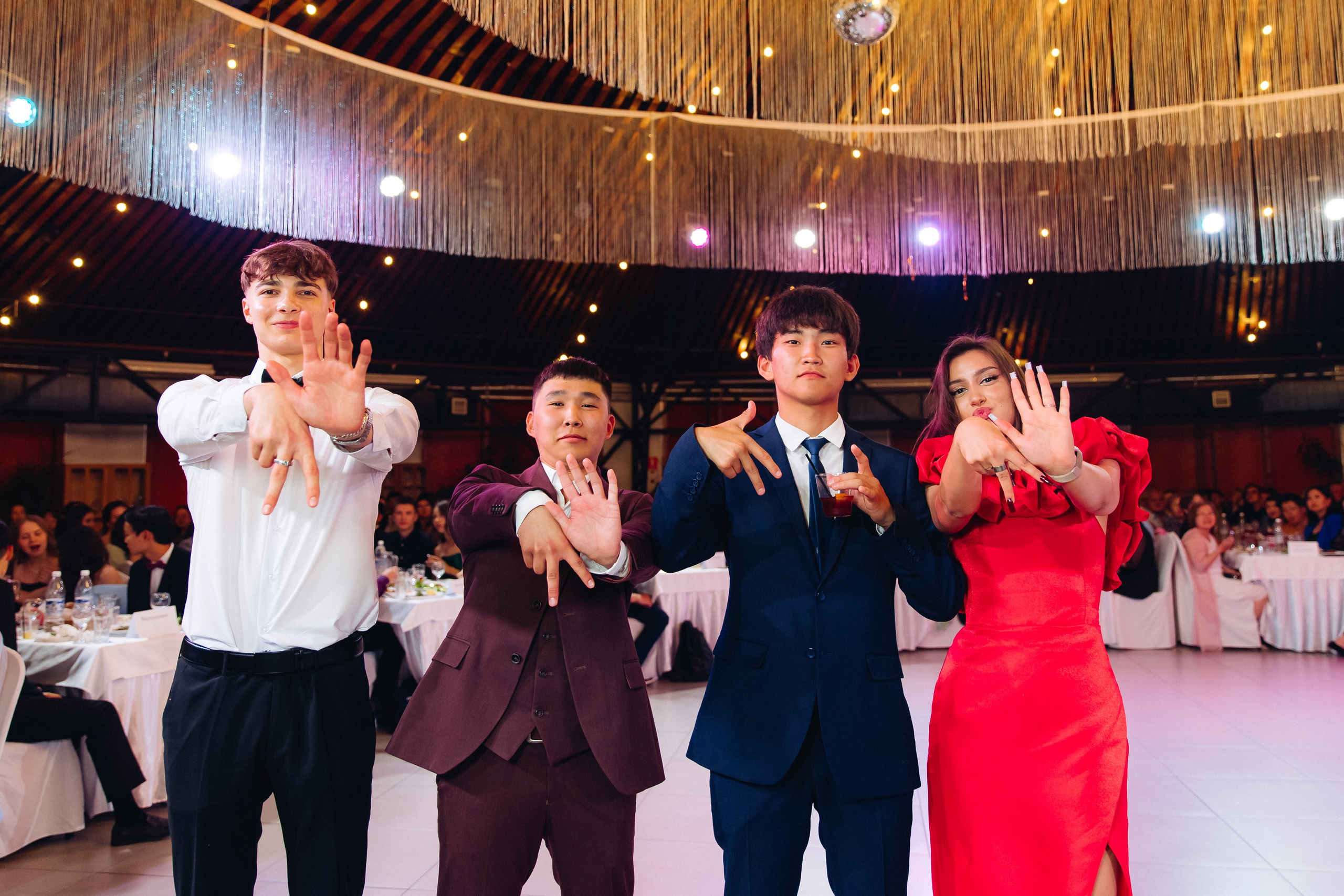 Выпускной вечер. 49 школа. Баран на корове. Свадебный и семейный фотограф в Улан-Удэ