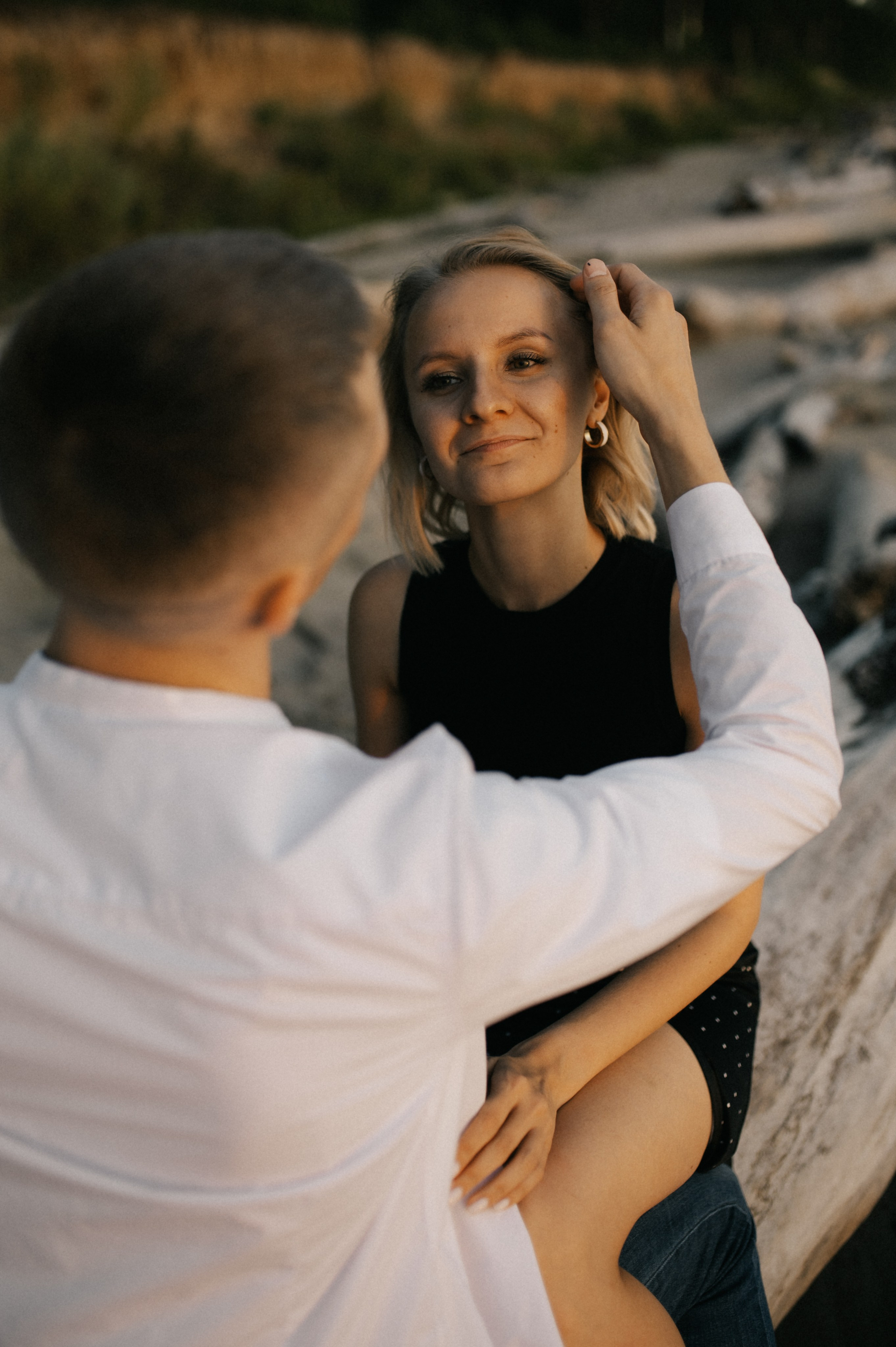 АНДРЕЙ И ЛИЛЯ/ СЪЕМКА НА БЕРЕГУ БЕРДСКОГО ЗАЛИВА. Семейный фотограф в Новосибирске Женя Индрикова