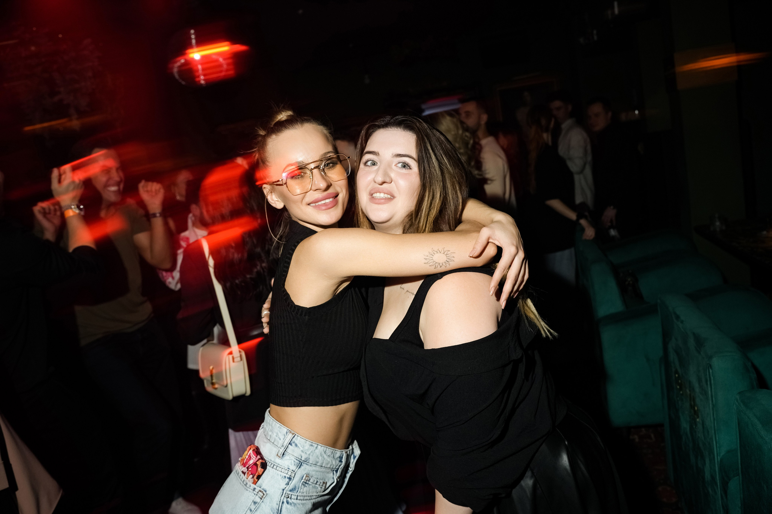 EVENT-туса в караоке. Свадебный фотограф и видеограф в Ростове-на-Дону. Максим и Наталья Лебедевы