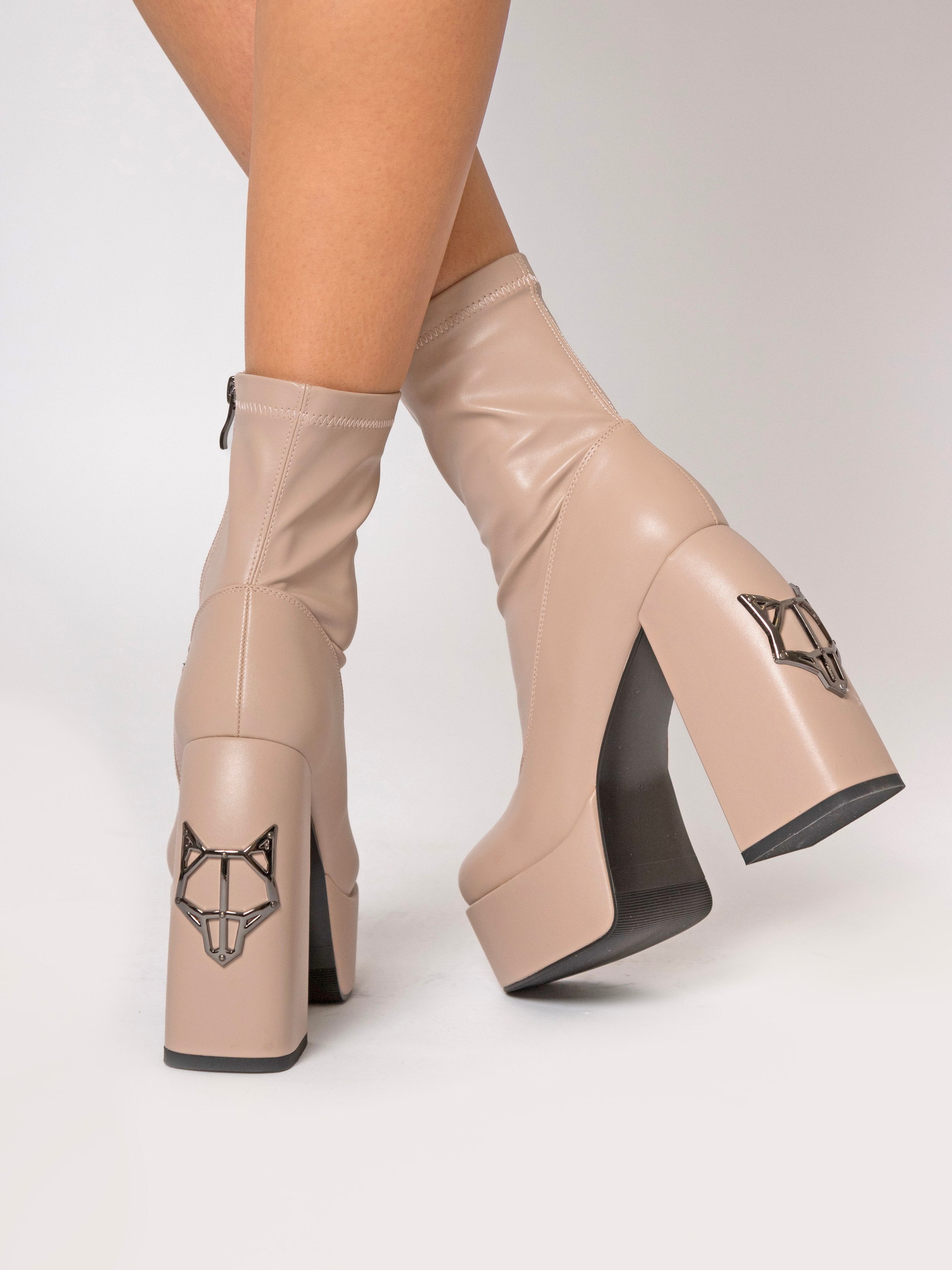 Обувь полусапожки. Фотостудия для Wildberries Ozon