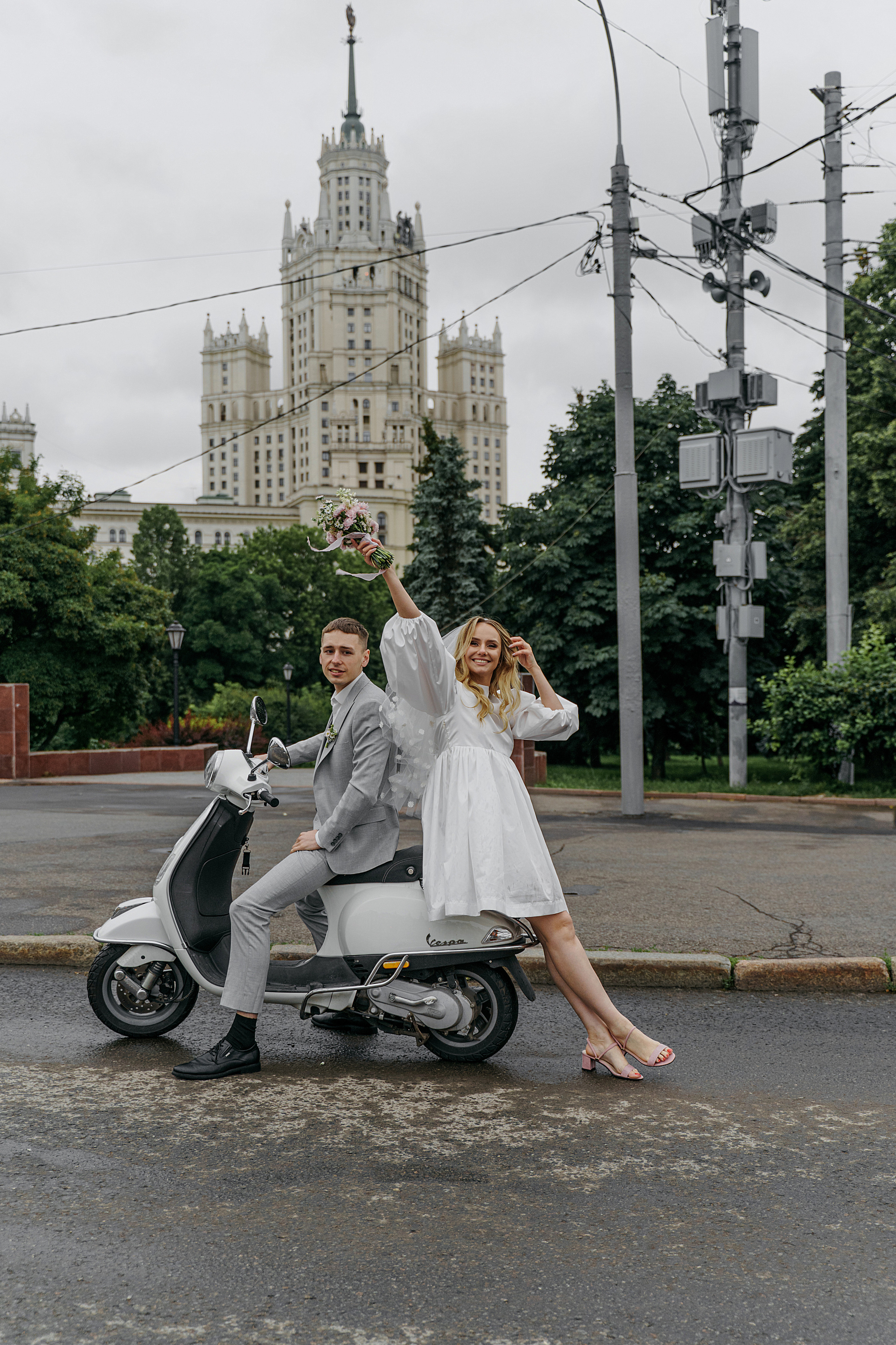 Свадьба на мопеде (Мини фотосессия). Свадебный фотограф