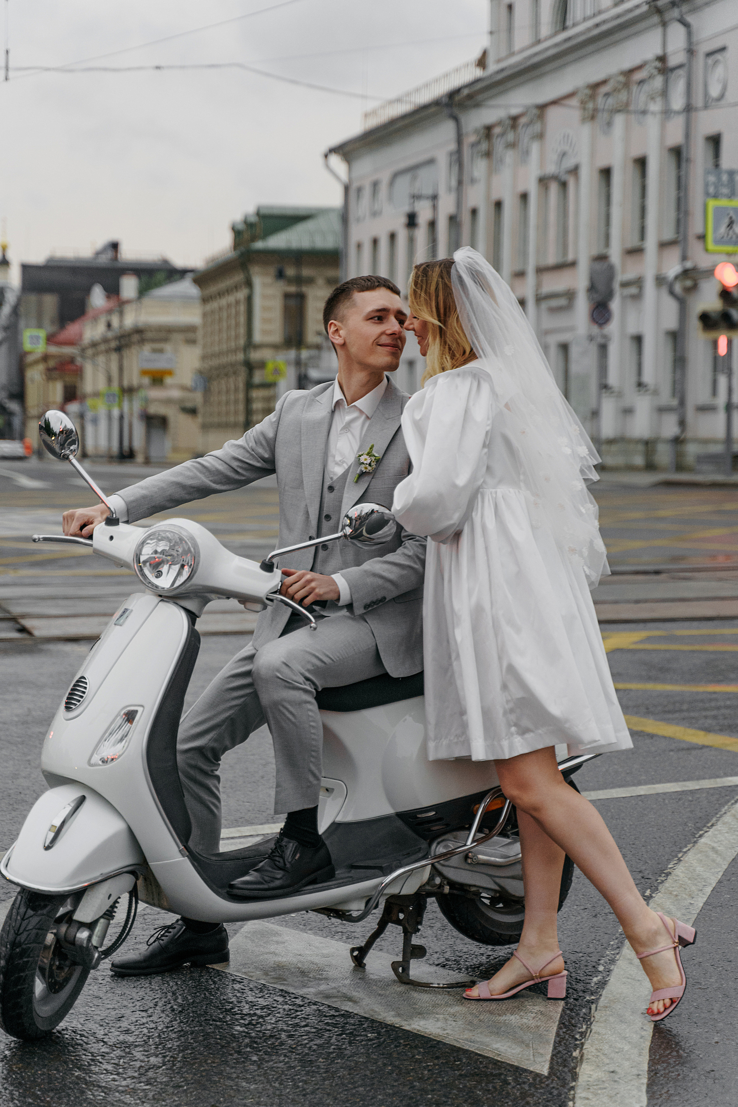 Свадьба на мопеде (Мини фотосессия). Свадебный фотограф