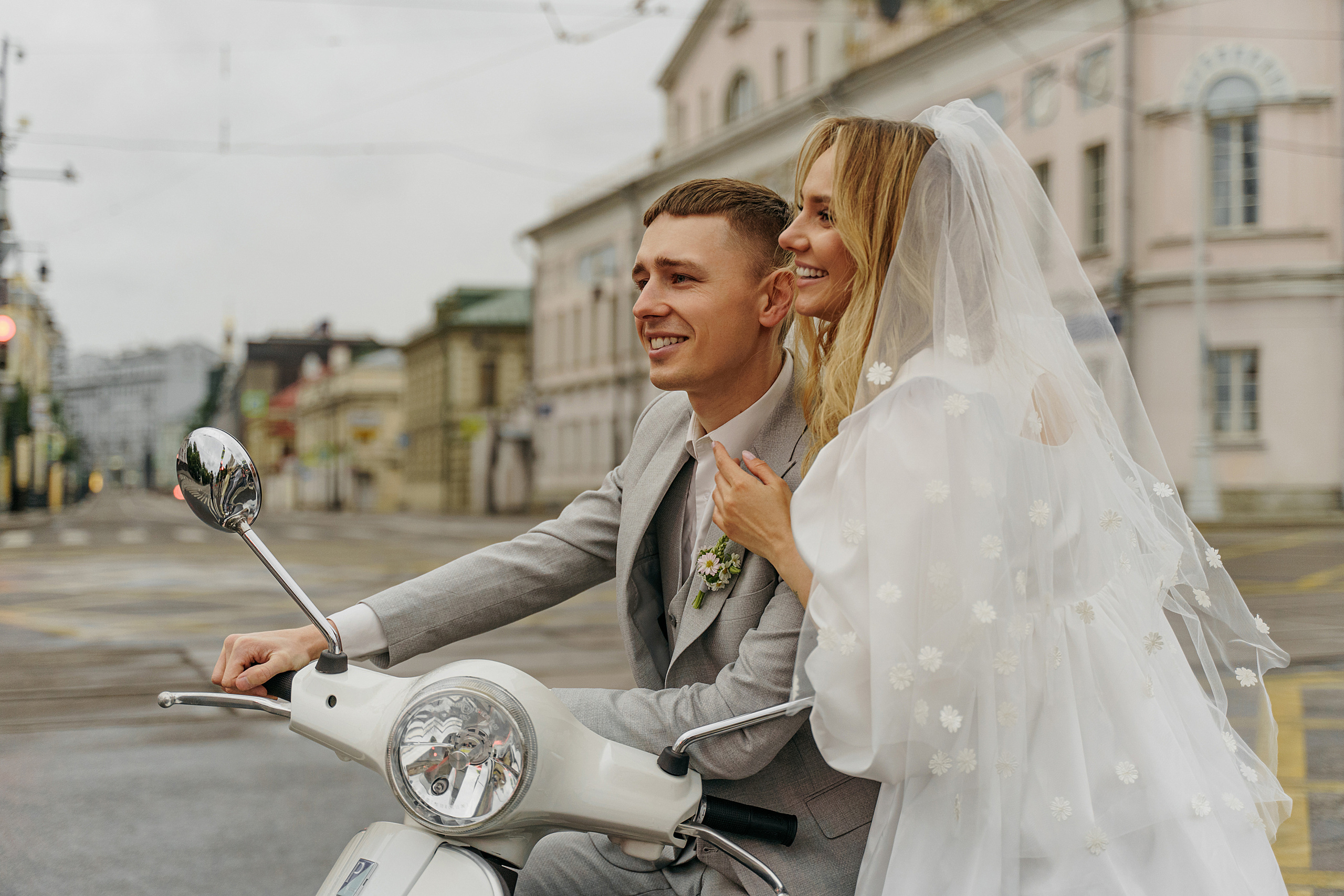 Свадьба на мопеде (Мини фотосессия). Свадебный фотограф