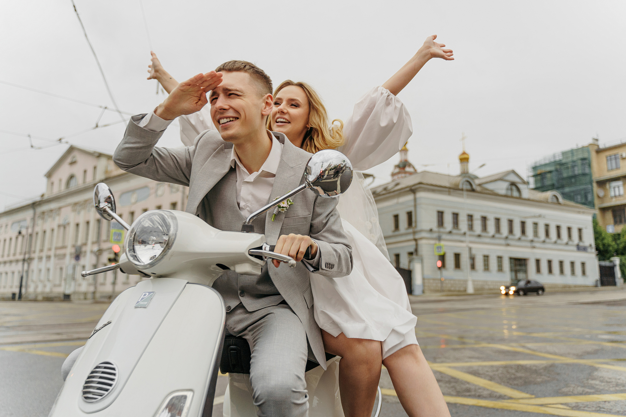 Свадьба на мопеде (Мини фотосессия). Свадебный фотограф