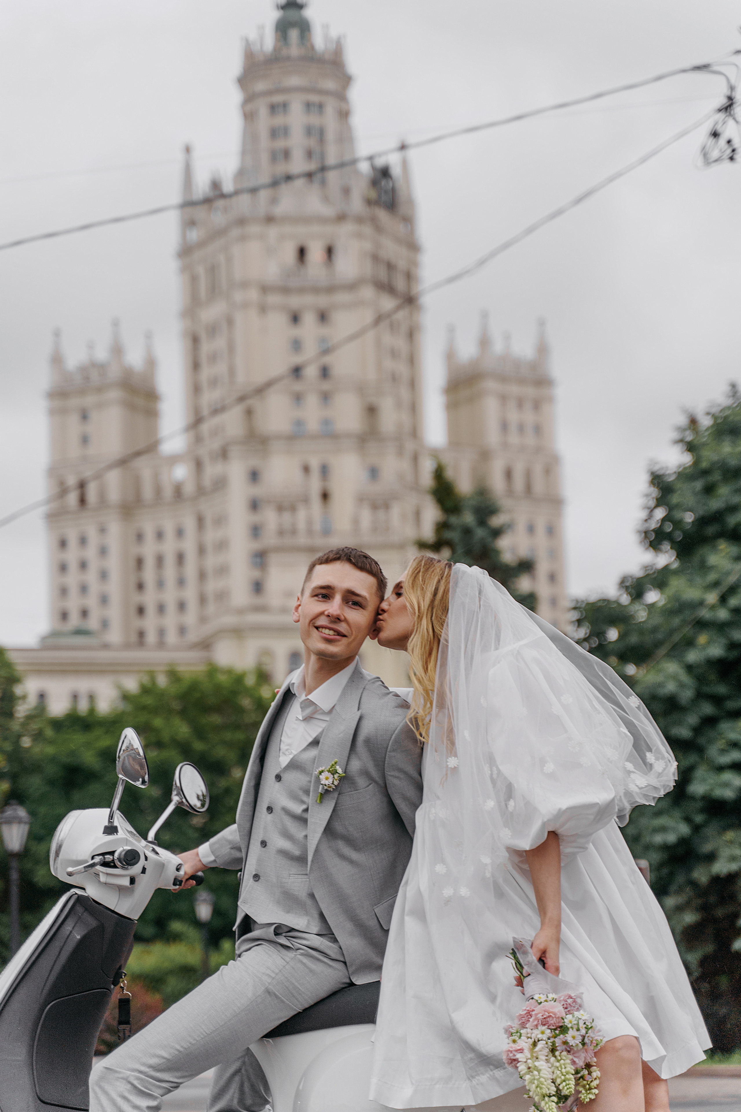 Свадьба на мопеде (Мини фотосессия). Свадебный фотограф