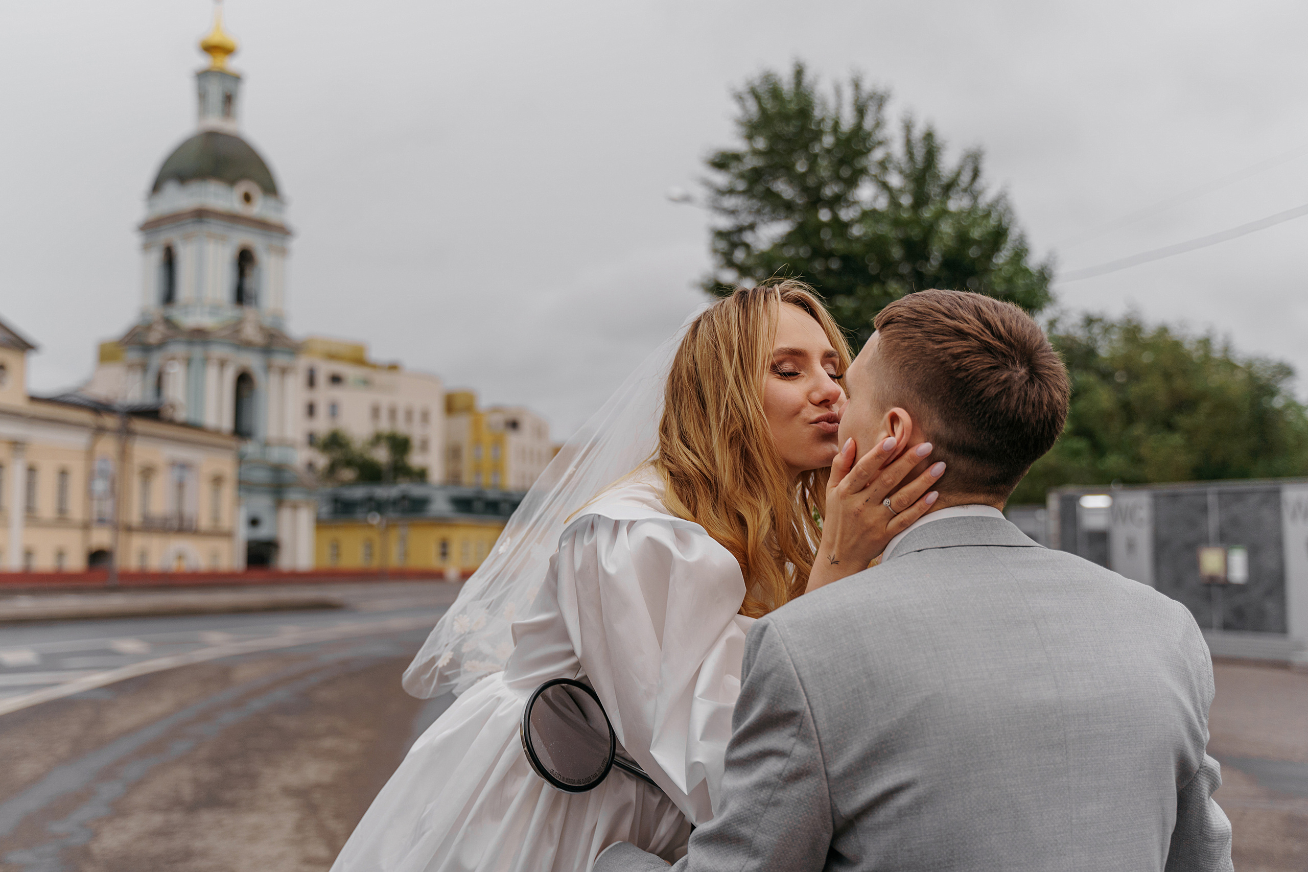 Свадьба на мопеде (Мини фотосессия). Свадебный фотограф