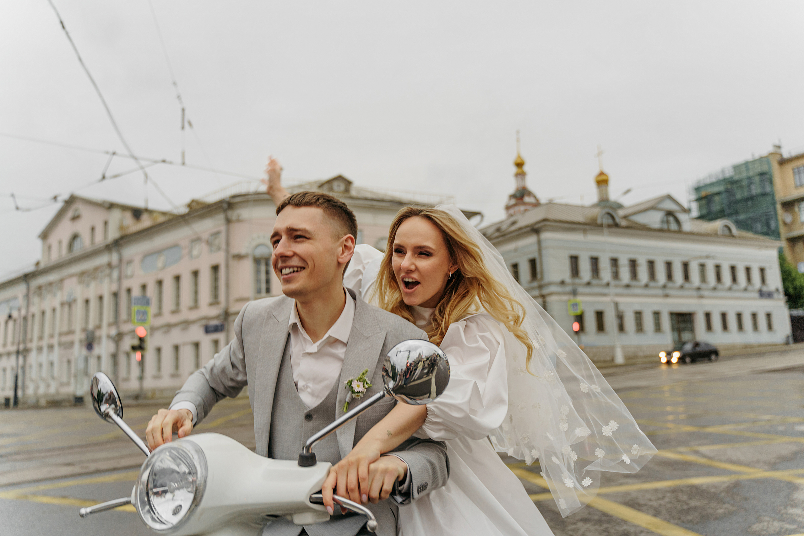 Свадьба на мопеде (Мини фотосессия). Свадебный фотограф