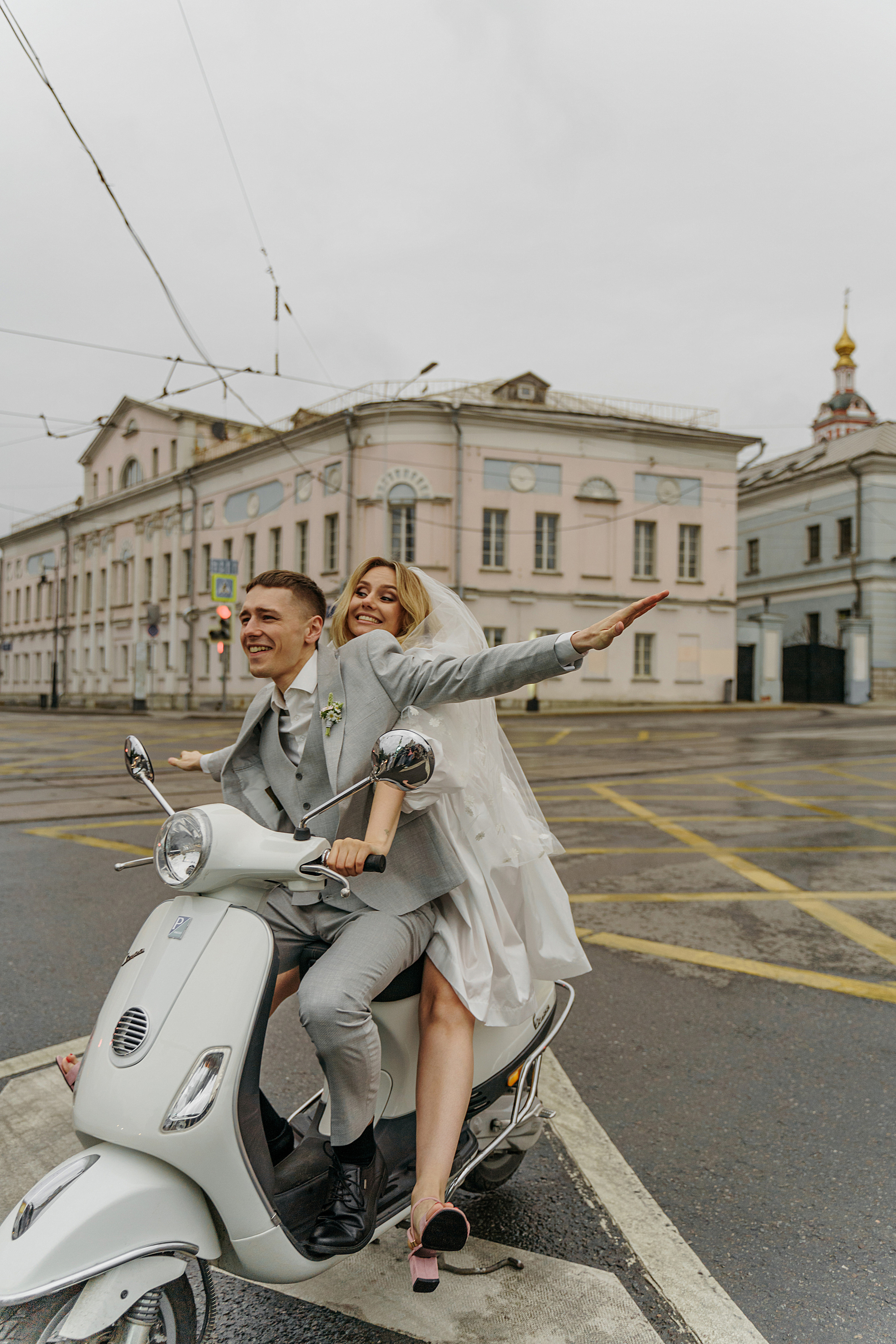 Свадьба на мопеде (Мини фотосессия). Свадебный фотограф