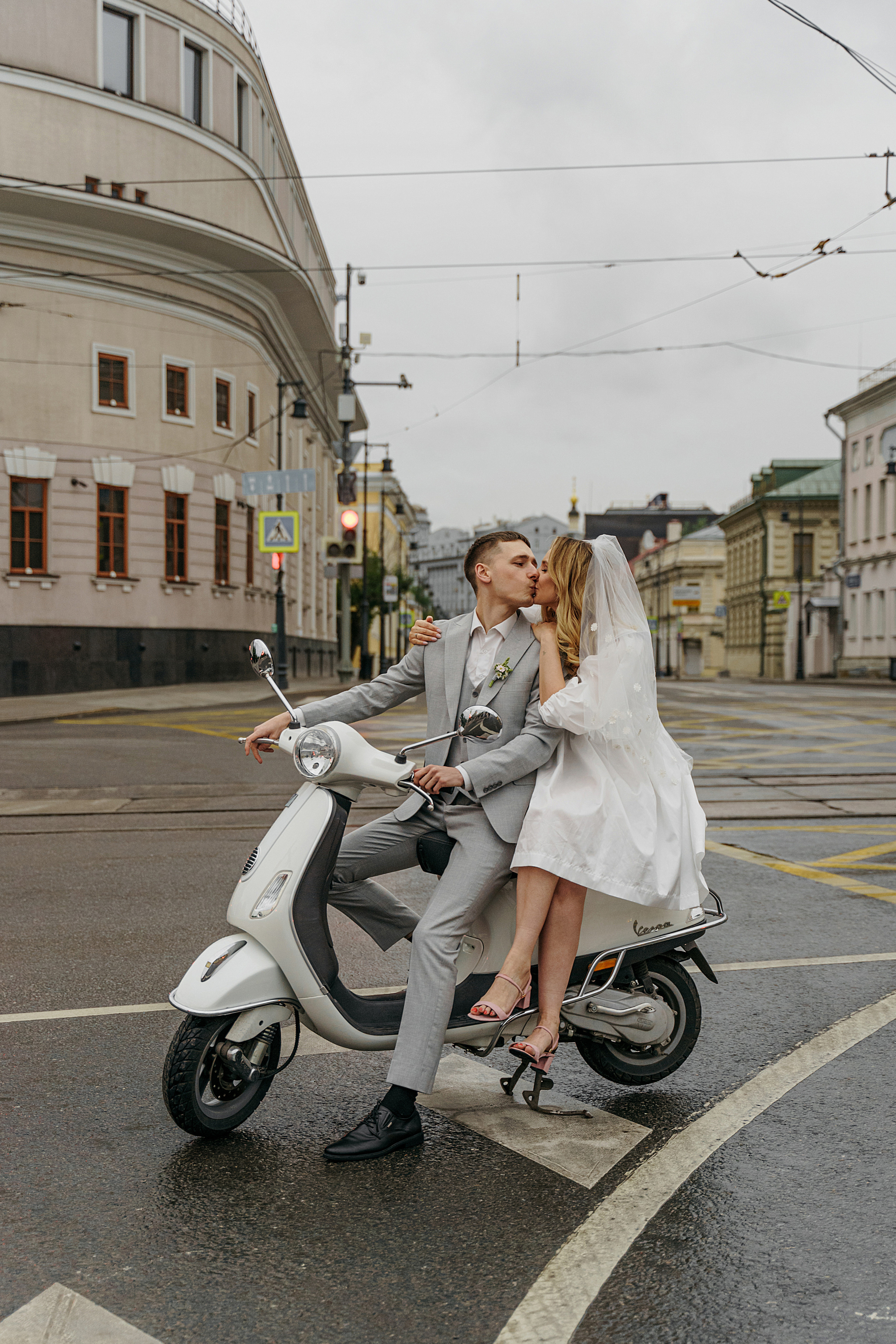 Свадьба на мопеде (Мини фотосессия). Свадебный фотограф