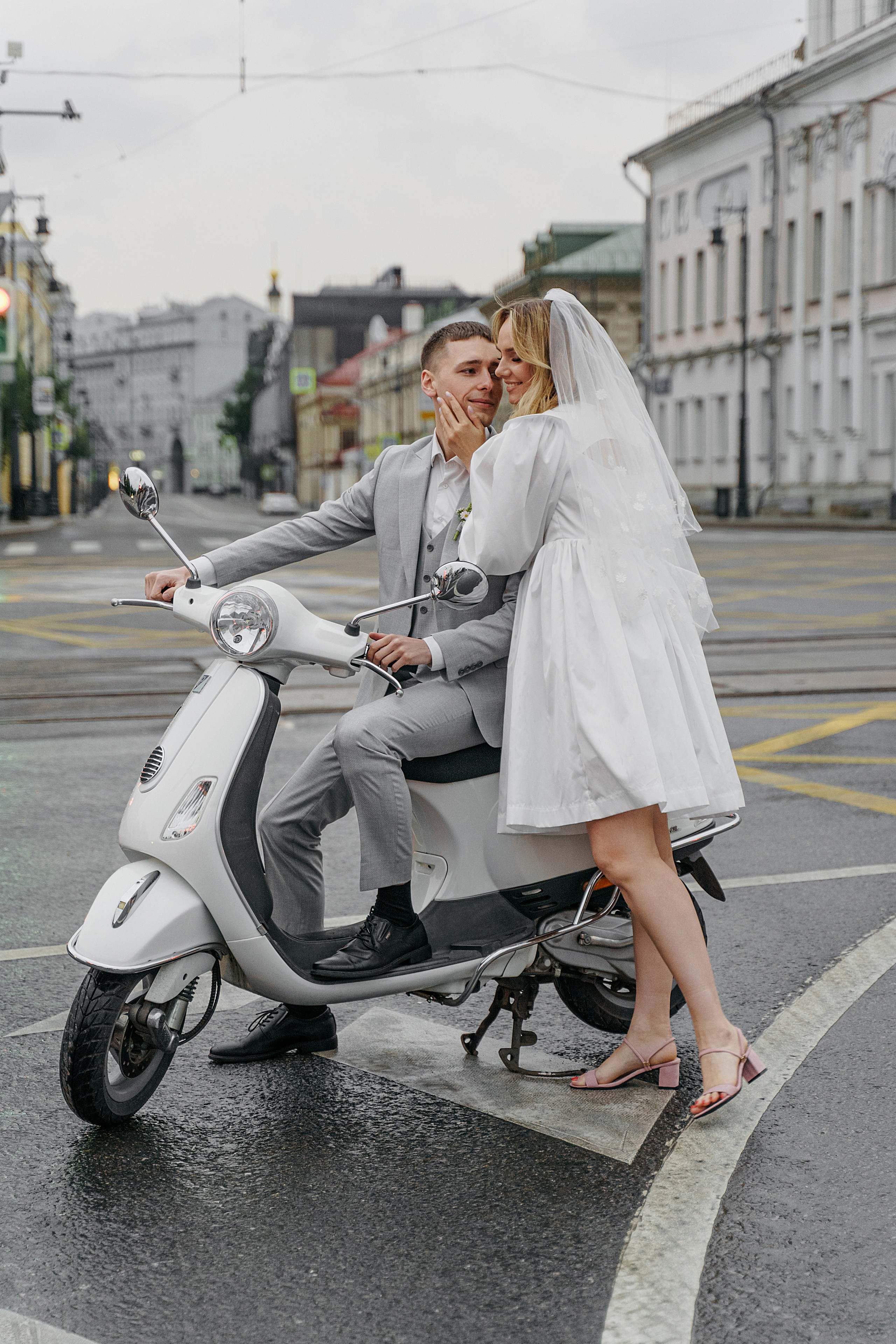 Свадьба на мопеде (Мини фотосессия). Свадебный фотограф