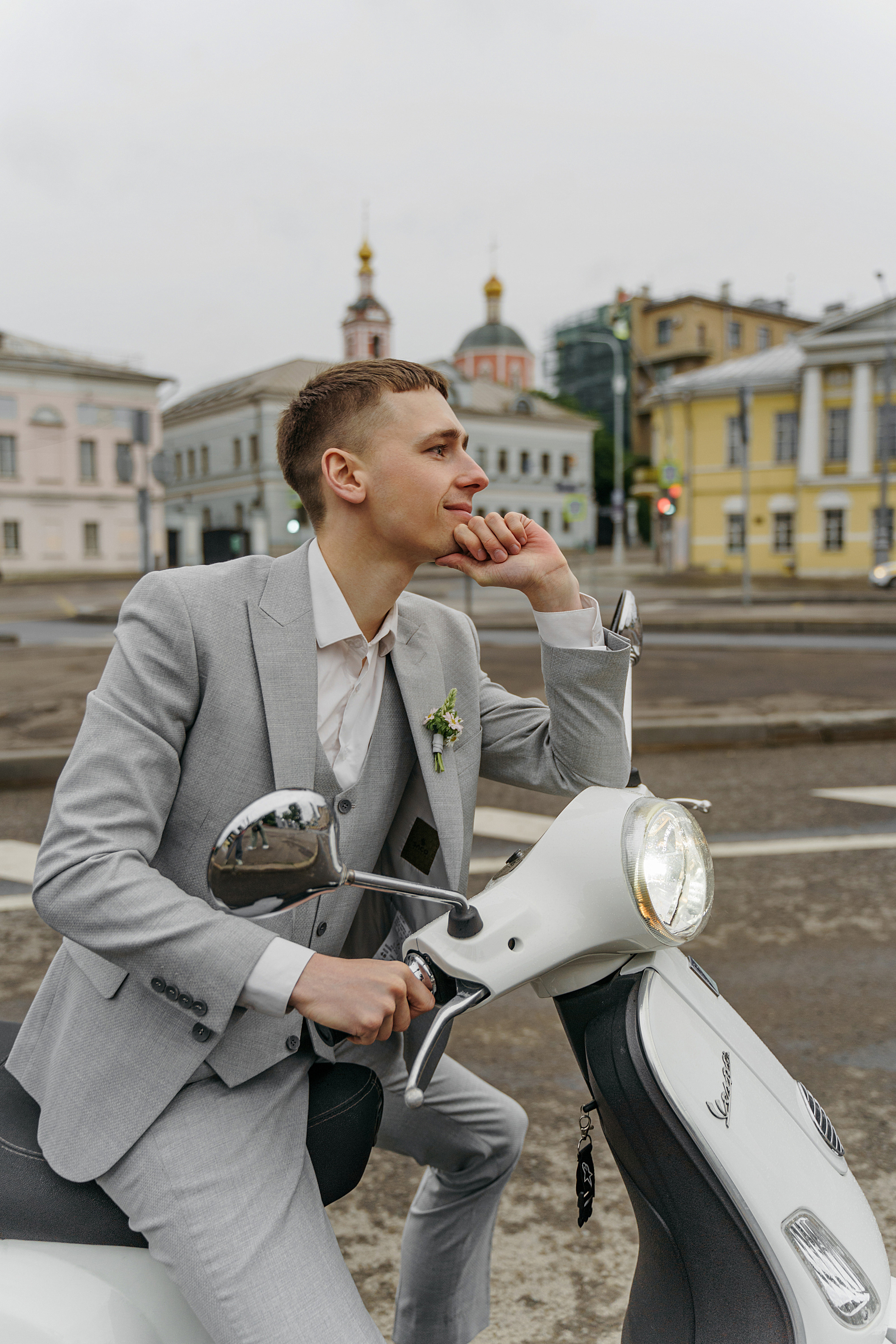 Свадьба на мопеде (Мини фотосессия). Свадебный фотограф