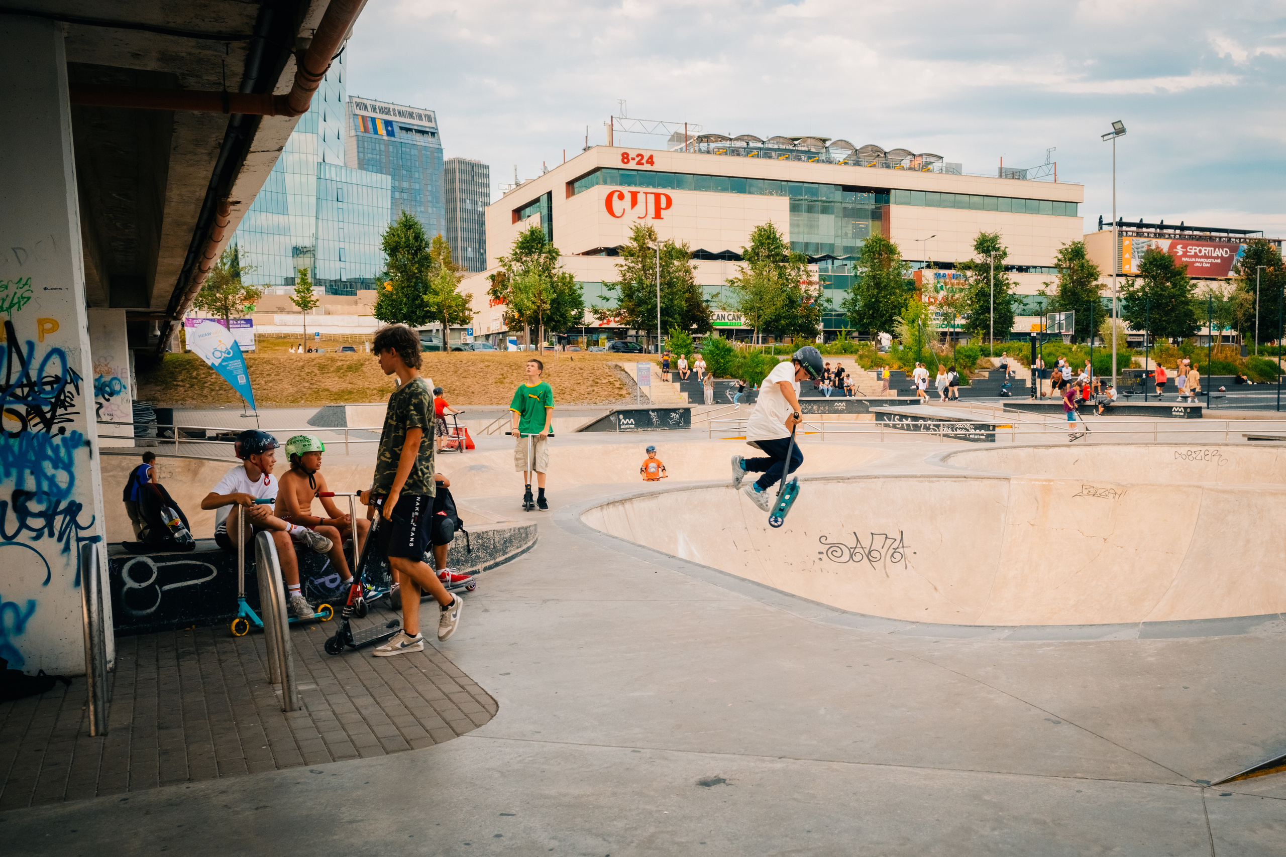 Живые Улицы: Стрит Фотографии Со Всего Мира. Максим Харитончик — фотограф