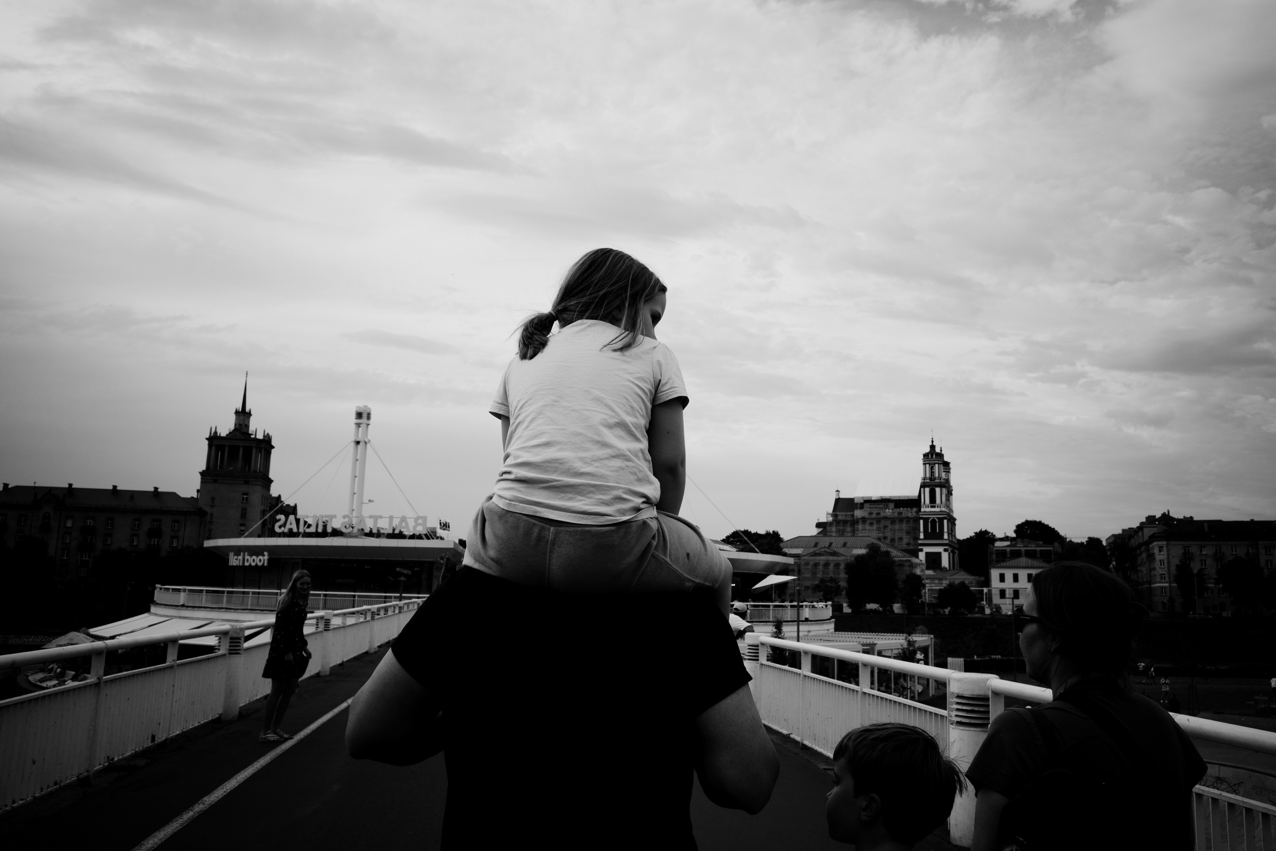 Живые Улицы: Стрит Фотографии Со Всего Мира. Максим Харитончик — фотограф