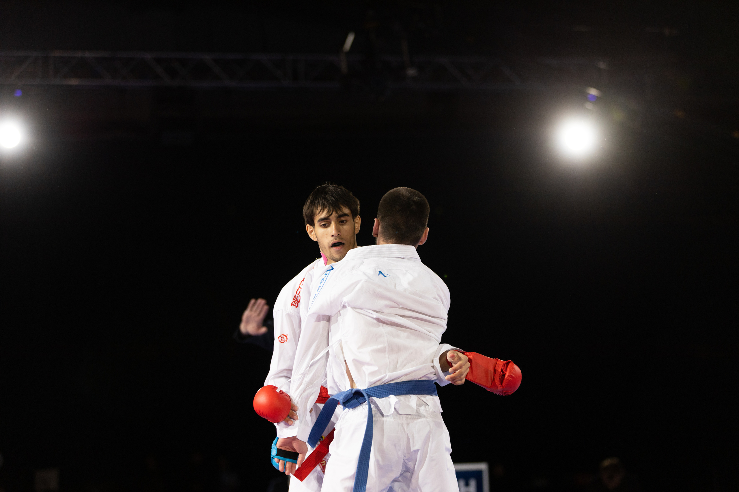 Эмоции и мастерство: фотографии с Кубка по карате. Максим Харитончик — фотограф