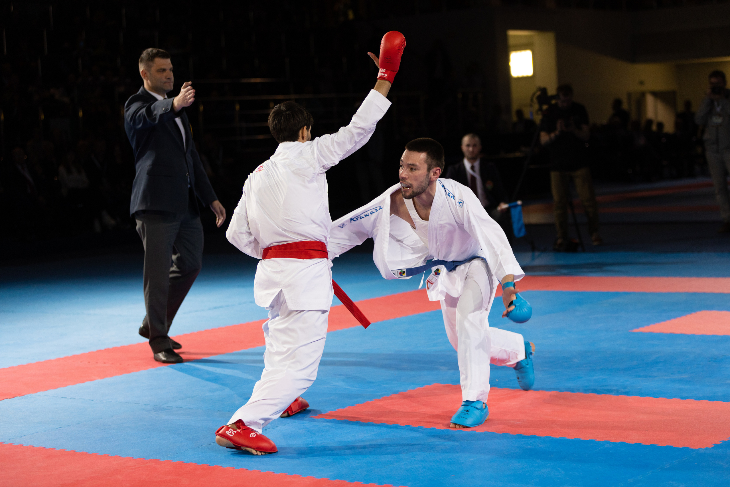 Эмоции и мастерство: фотографии с Кубка по карате. Максим Харитончик — фотограф