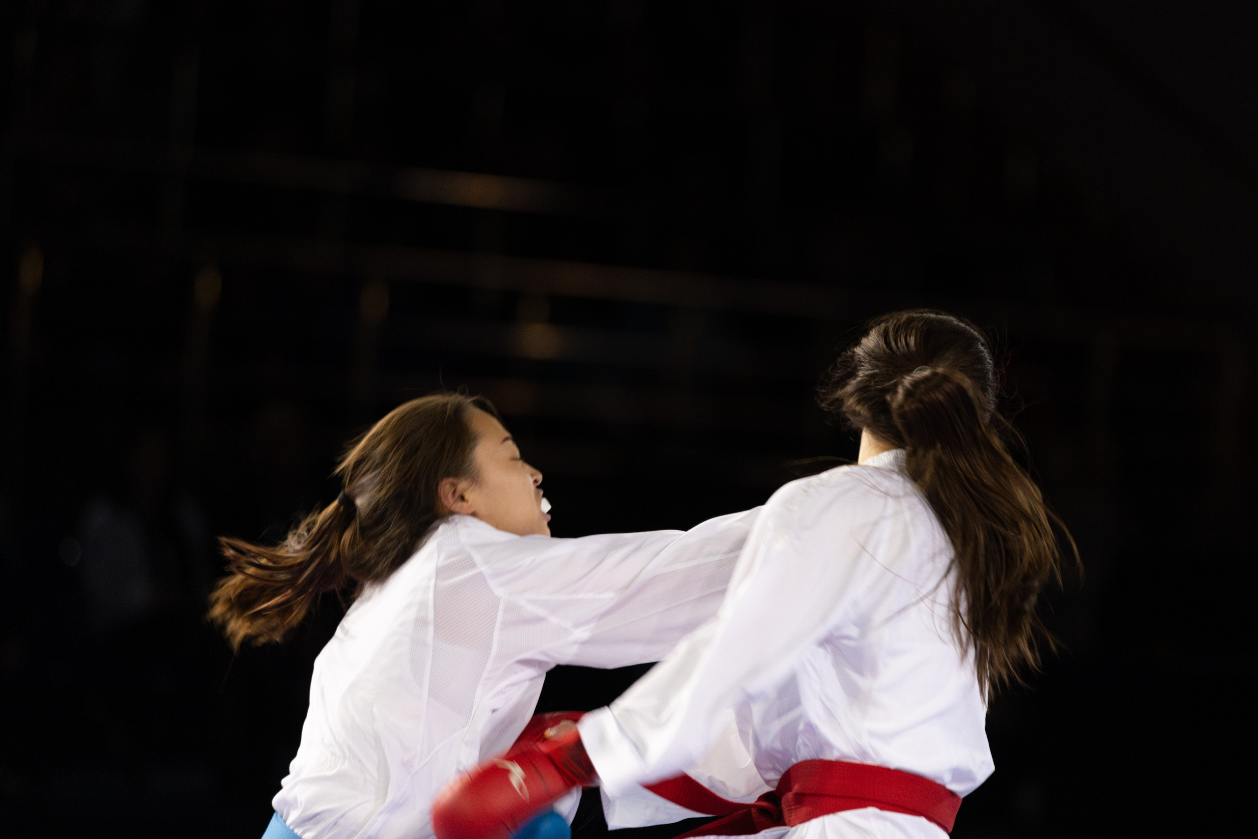 Эмоции и мастерство: фотографии с Кубка по карате. Максим Харитончик — фотограф