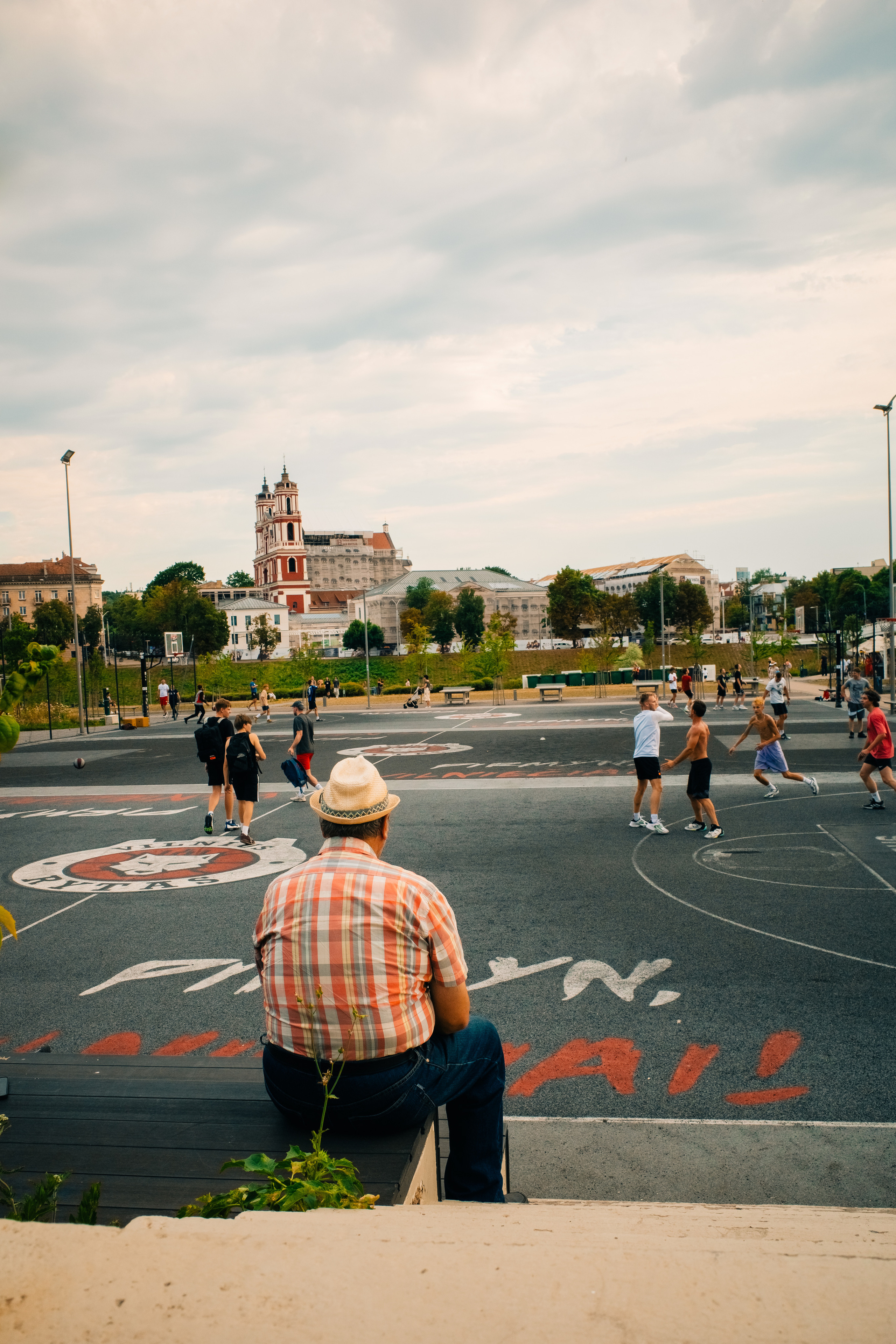 Живые Улицы: Стрит Фотографии Со Всего Мира. Максим Харитончик — фотограф
