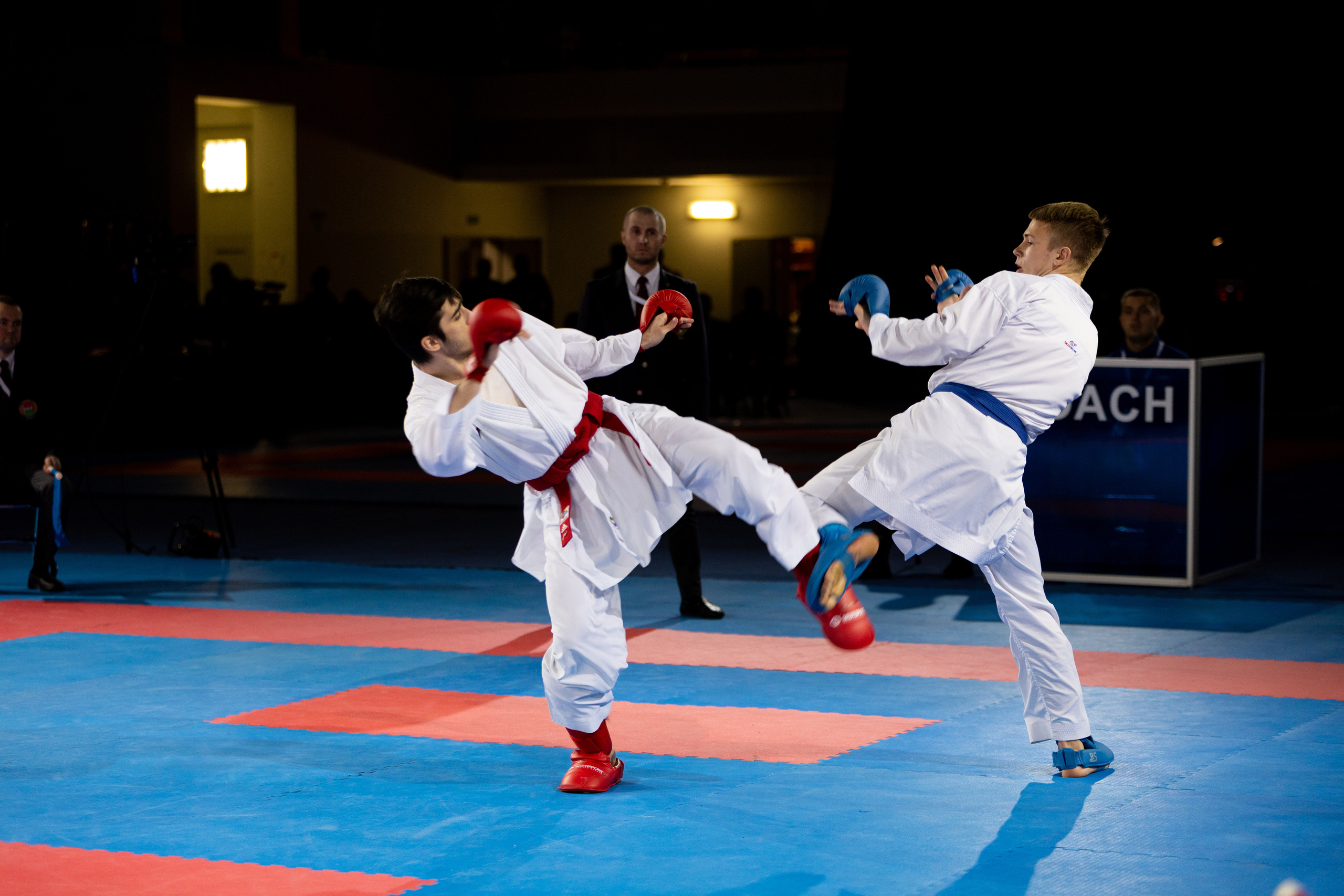 Эмоции и мастерство: фотографии с Кубка по карате. Максим Харитончик — фотограф