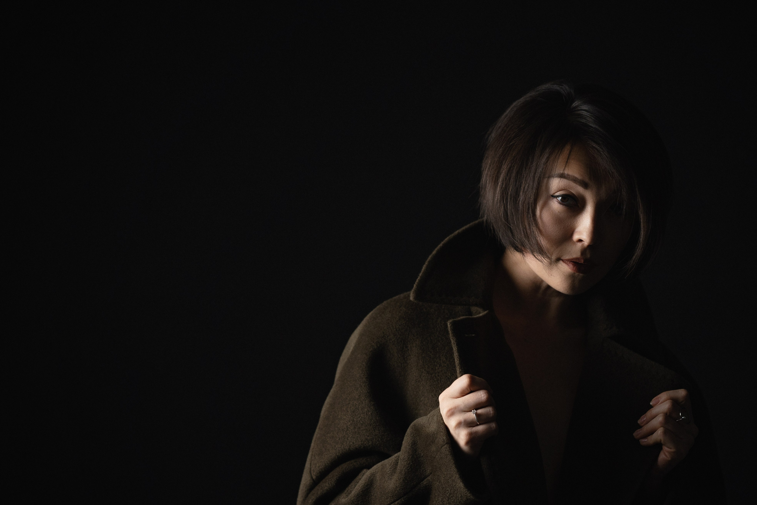 Женская фотосессия с эмоциональными кадрами